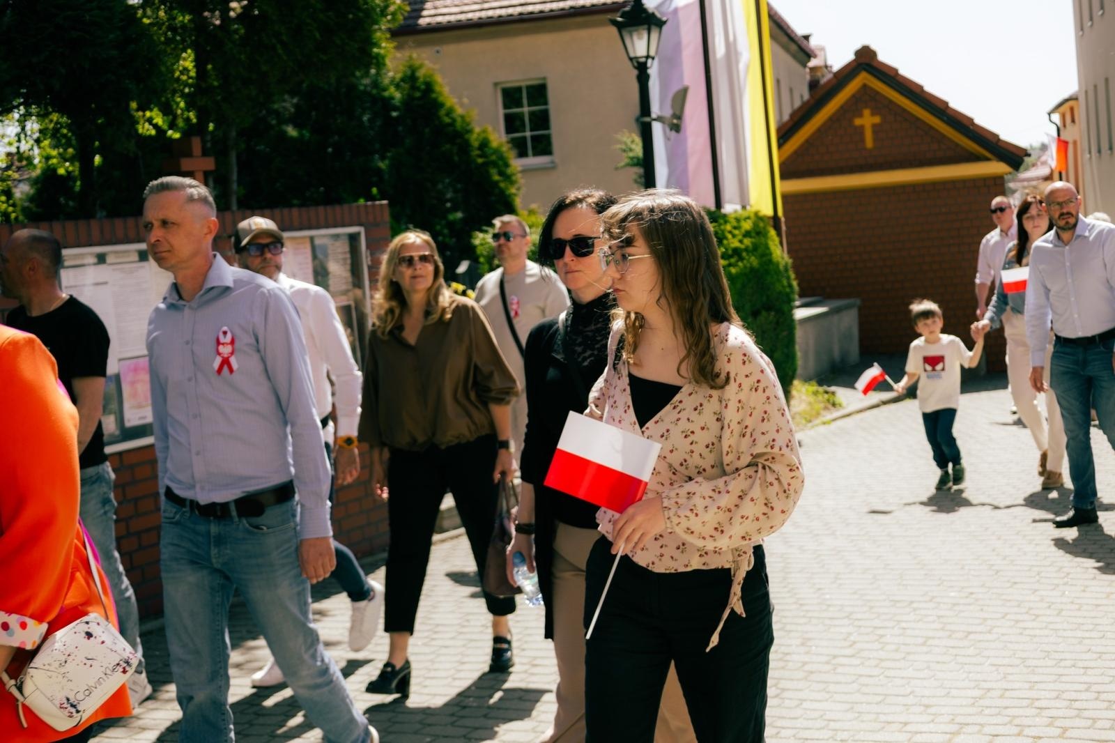 Zdjęcie w galerii na portalu naszwodzislaw.com: Wodzisław Śląski pamięta o Konstytucji 3 Maja. Uroczystości z udziałem mieszkańców i władz wiadomości z regionu