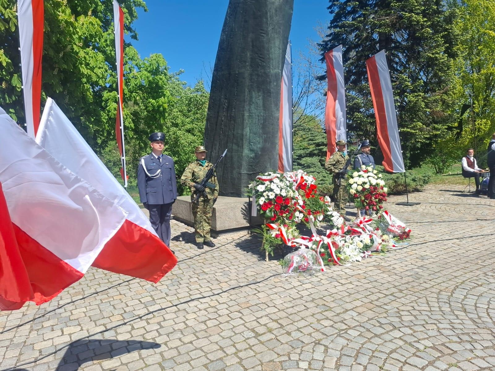 Zdjęcie w galerii na portalu naszwodzislaw.com: Narodowe Święto Konstytucji 3 Maja na Śląsku i Opolszczyźnie wiadomości z regionu