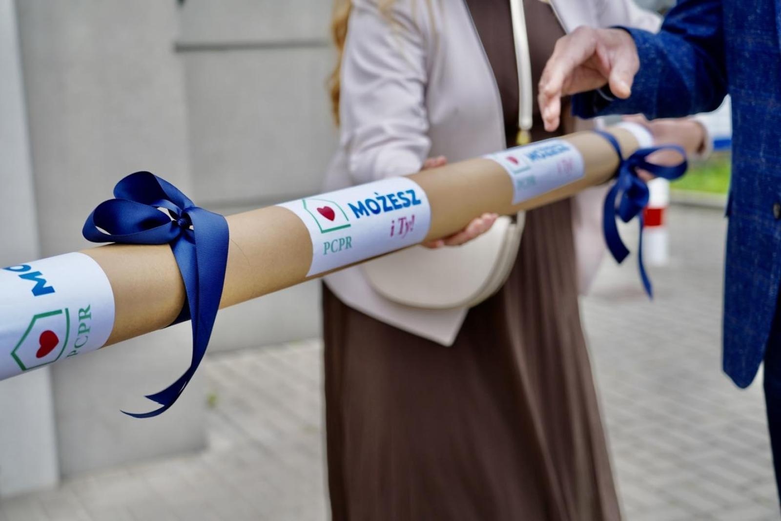 Zdjęcie w galerii na portalu naszwodzislaw.com: Rydułtowy wspierają kampanię na rzecz rodzicielstwa zastępczego wiadomości z regionu