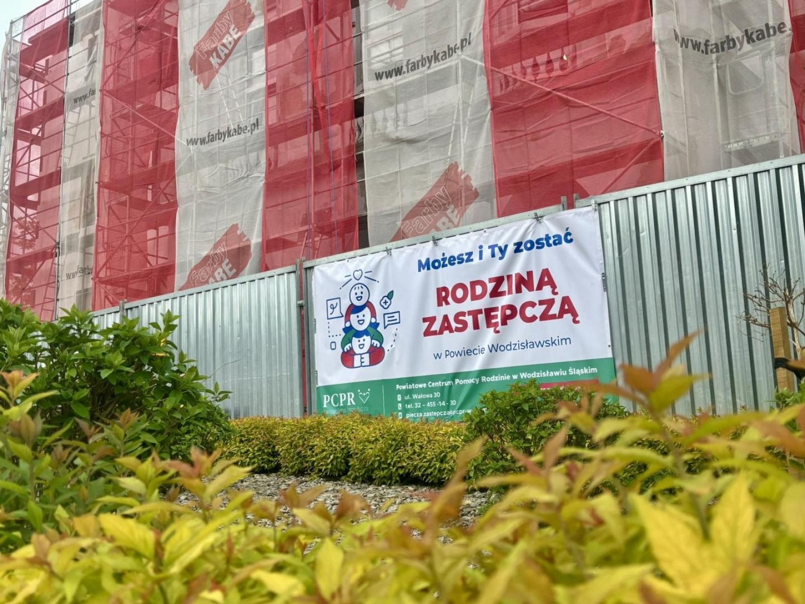 Zdjęcie w galerii na portalu naszwodzislaw.com: Rydułtowy wspierają kampanię na rzecz rodzicielstwa zastępczego wiadomości z regionu