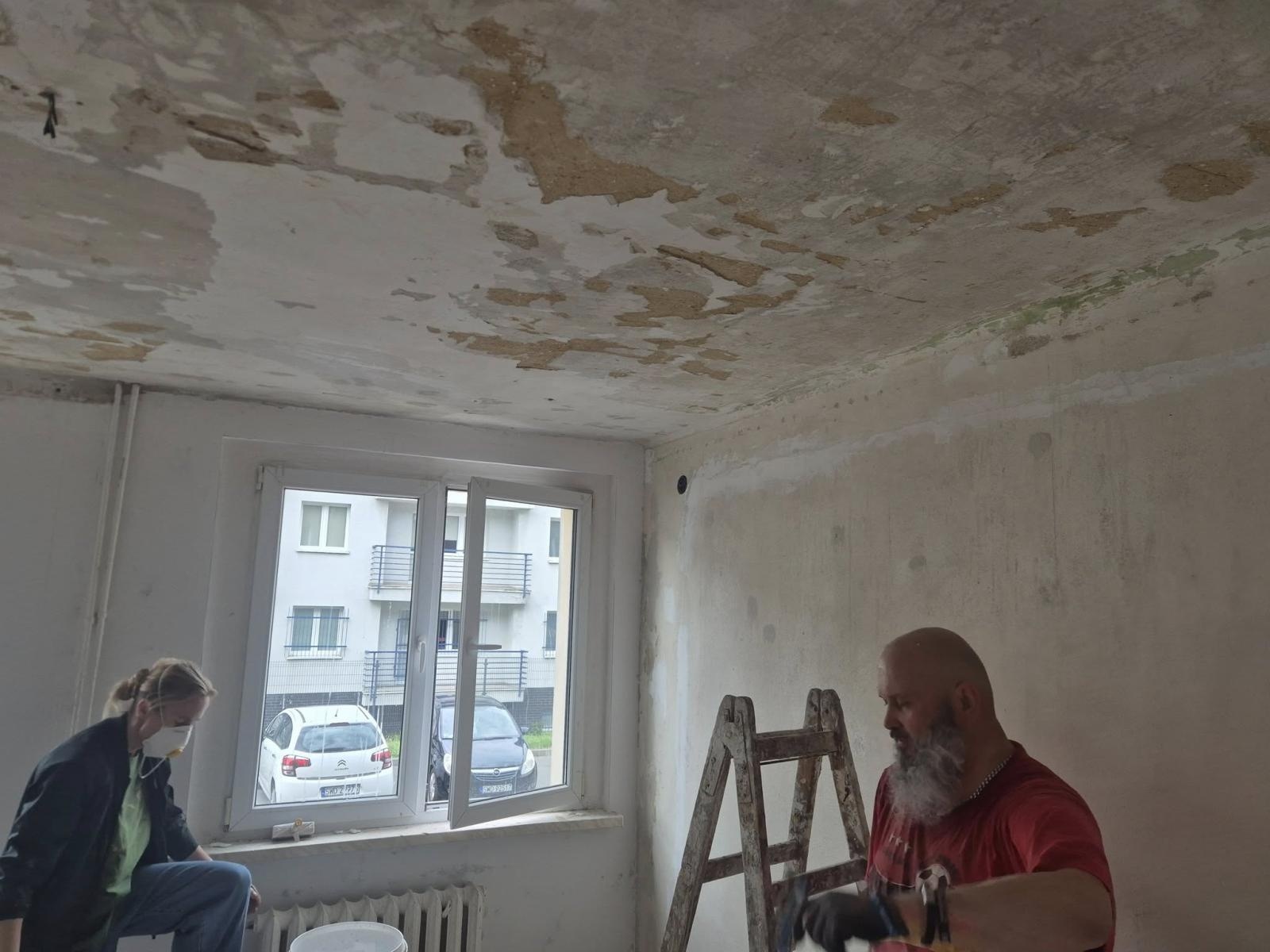Zdjęcie w galerii na portalu naszwodzislaw.com: Bez tej afery nikt by się o tym nie dowiedział. Wodzisławianie remontują mieszkanie dla Kuby wiadomości z regionu