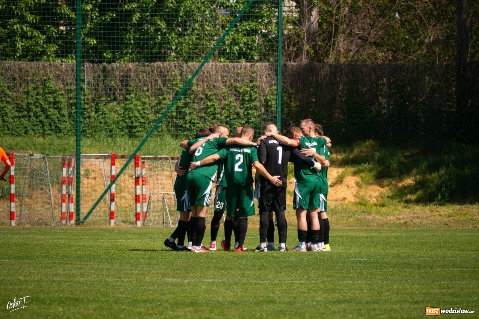 Zdjęcie w galerii na portalu naszwodzislaw.com: Gol w 88. minucie uratował Nędzę. Syrynia wypuściła zwycięstwo z rąk [FOTO] wiadomości z regionu