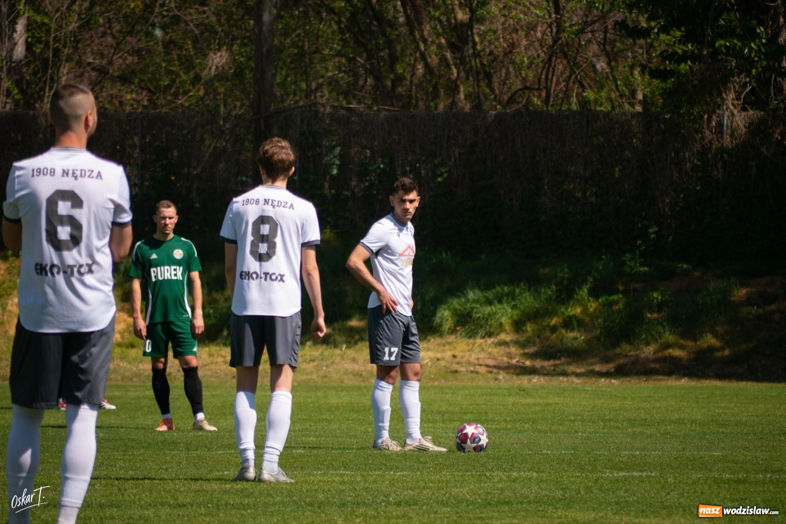 Zdjęcie w galerii na portalu naszwodzislaw.com: Gol w 88. minucie uratował Nędzę. Syrynia wypuściła zwycięstwo z rąk [FOTO] wiadomości z regionu