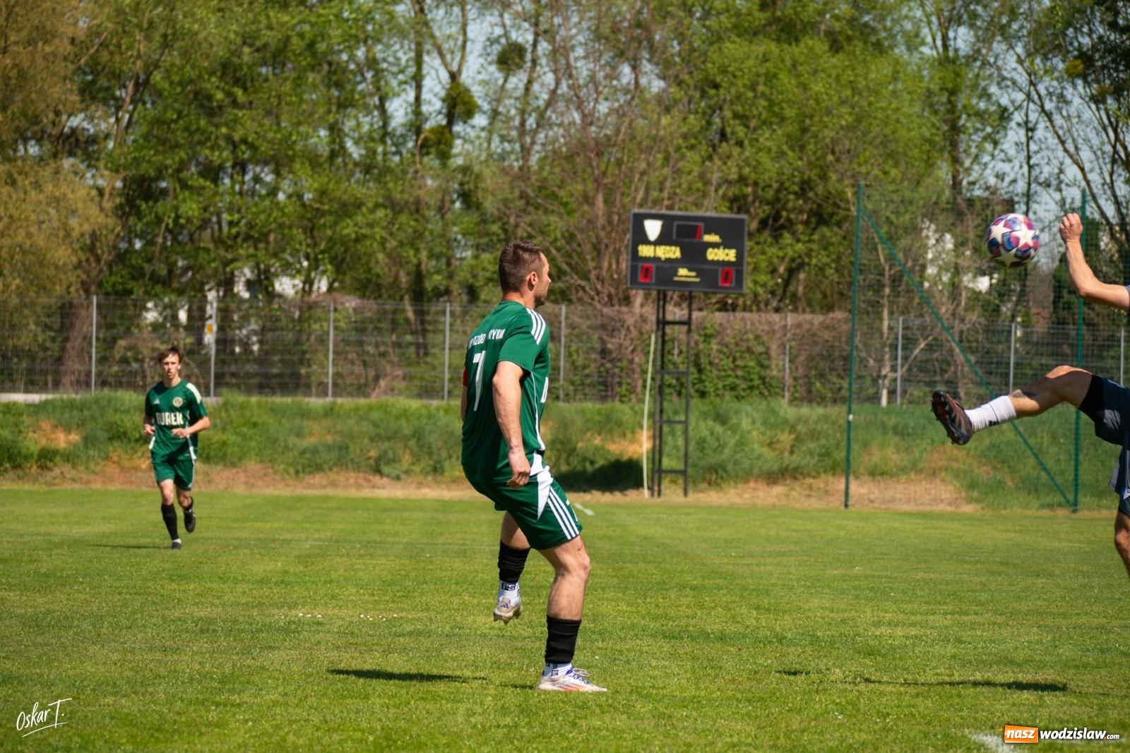 Zdjęcie w galerii na portalu naszwodzislaw.com: Gol w 88. minucie uratował Nędzę. Syrynia wypuściła zwycięstwo z rąk [FOTO] wiadomości z regionu