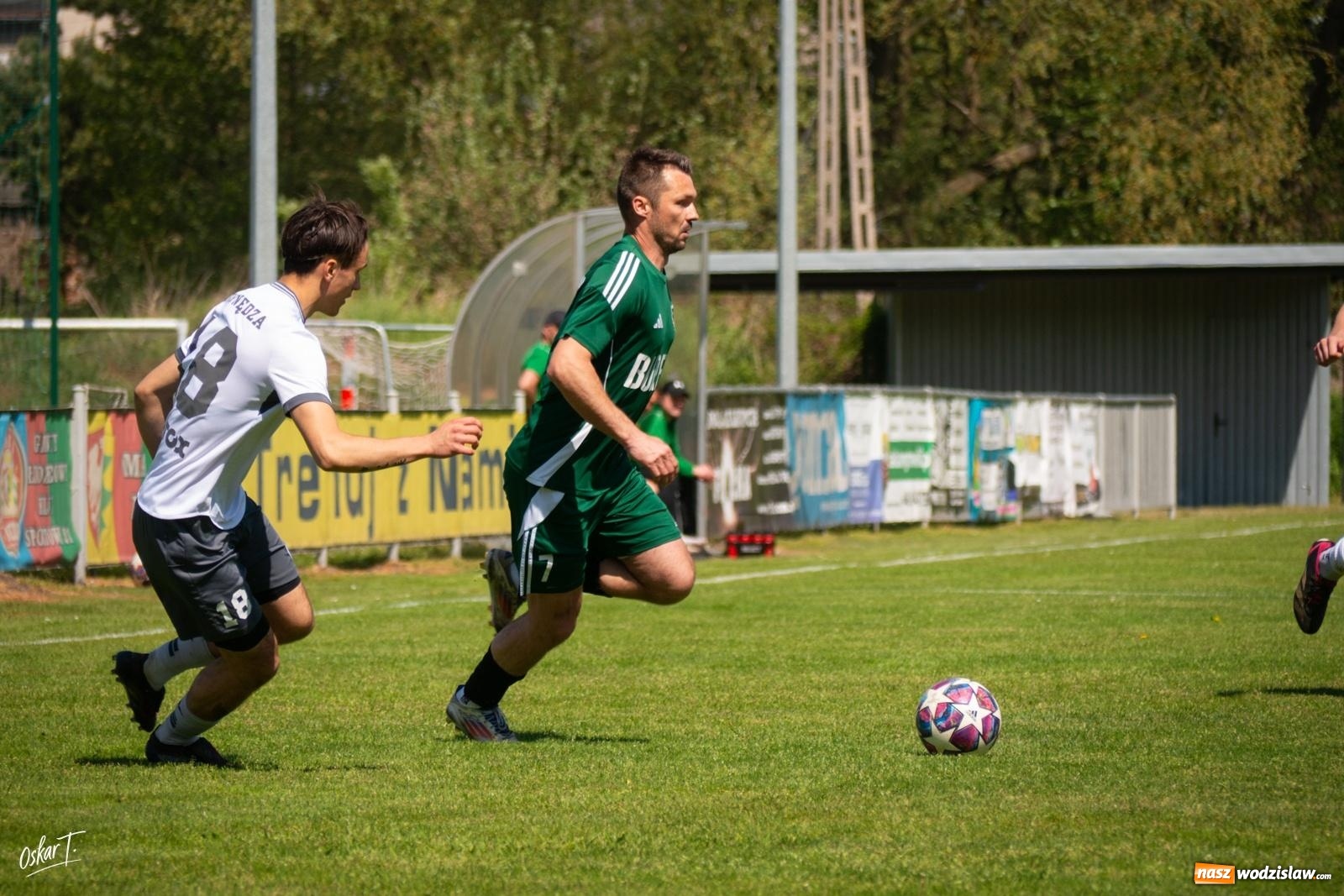 Zdjęcie w galerii na portalu naszwodzislaw.com: Gol w 88. minucie uratował Nędzę. Syrynia wypuściła zwycięstwo z rąk [FOTO] wiadomości z regionu