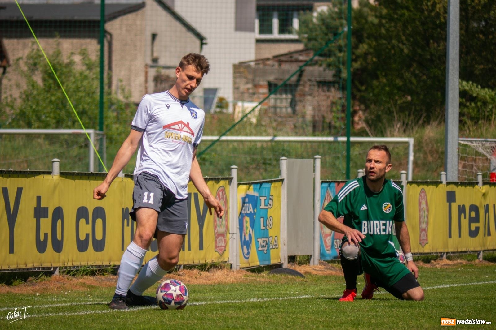 Zdjęcie w galerii na portalu naszwodzislaw.com: Gol w 88. minucie uratował Nędzę. Syrynia wypuściła zwycięstwo z rąk [FOTO] wiadomości z regionu