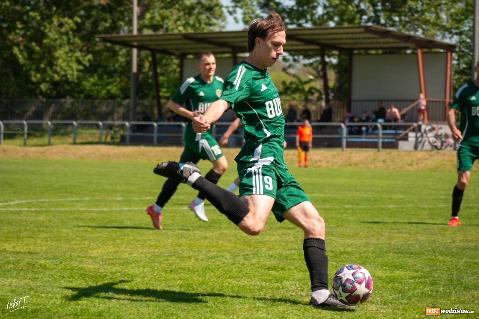 Zdjęcie w galerii na portalu naszwodzislaw.com: Gol w 88. minucie uratował Nędzę. Syrynia wypuściła zwycięstwo z rąk [FOTO] wiadomości z regionu