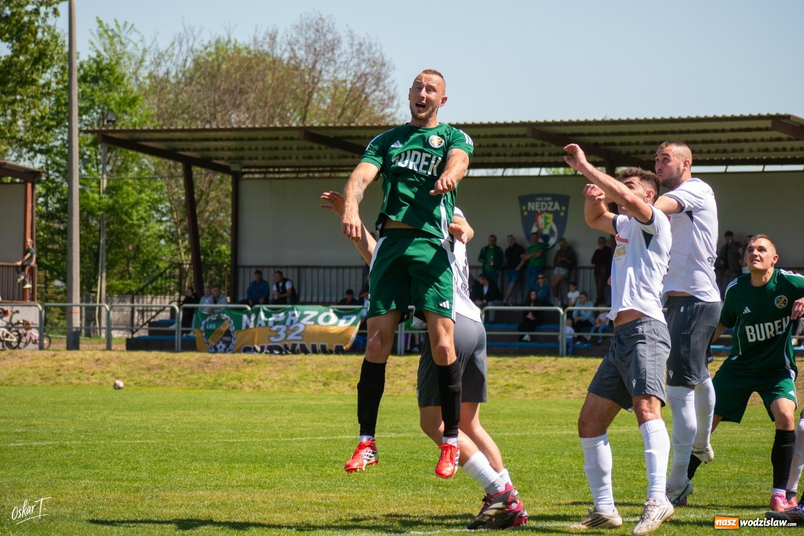Zdjęcie w galerii na portalu naszwodzislaw.com: Gol w 88. minucie uratował Nędzę. Syrynia wypuściła zwycięstwo z rąk [FOTO] wiadomości z regionu