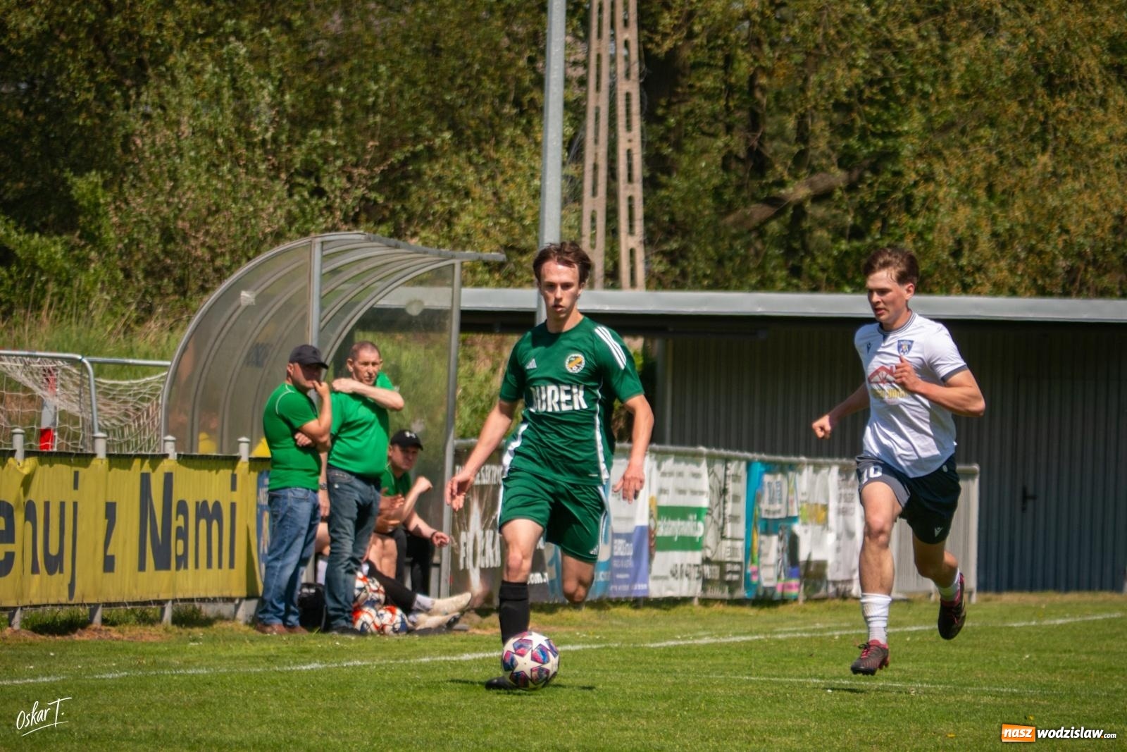 Zdjęcie w galerii na portalu naszwodzislaw.com: Gol w 88. minucie uratował Nędzę. Syrynia wypuściła zwycięstwo z rąk [FOTO] wiadomości z regionu