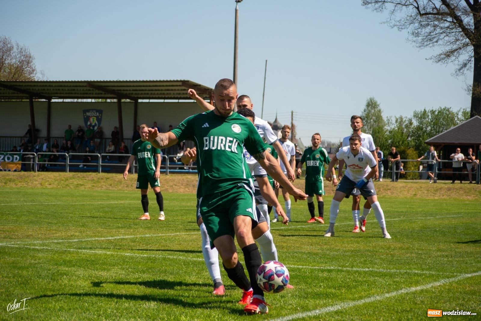 Zdjęcie w galerii na portalu naszwodzislaw.com: Gol w 88. minucie uratował Nędzę. Syrynia wypuściła zwycięstwo z rąk [FOTO] wiadomości z regionu