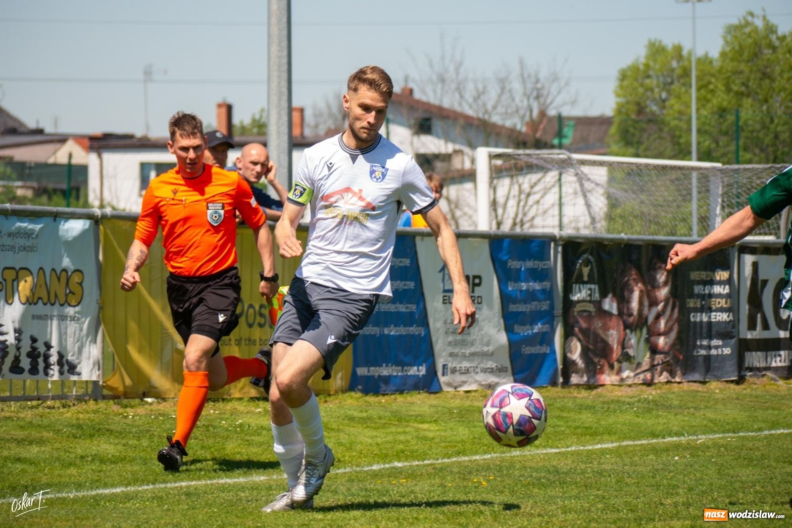 Zdjęcie w galerii na portalu naszwodzislaw.com: Gol w 88. minucie uratował Nędzę. Syrynia wypuściła zwycięstwo z rąk [FOTO] wiadomości z regionu