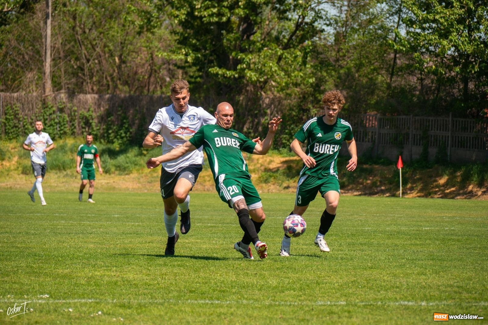 Zdjęcie w galerii na portalu naszwodzislaw.com: Gol w 88. minucie uratował Nędzę. Syrynia wypuściła zwycięstwo z rąk [FOTO] wiadomości z regionu