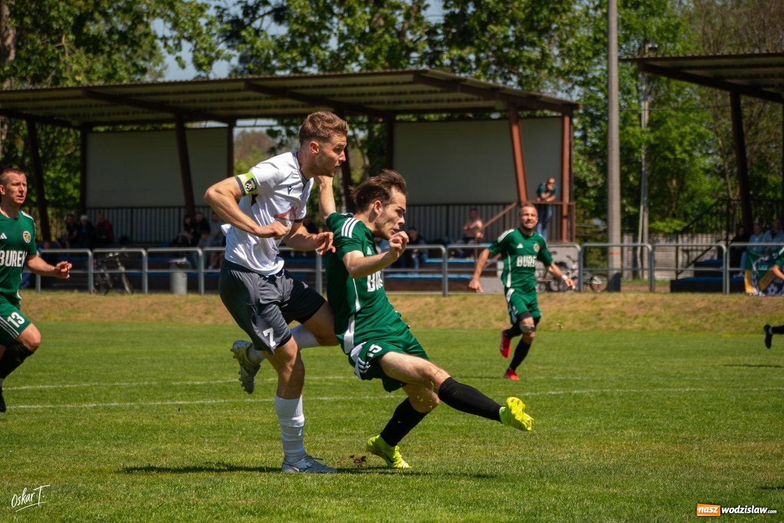 Zdjęcie w galerii na portalu naszwodzislaw.com: Gol w 88. minucie uratował Nędzę. Syrynia wypuściła zwycięstwo z rąk [FOTO] wiadomości z regionu