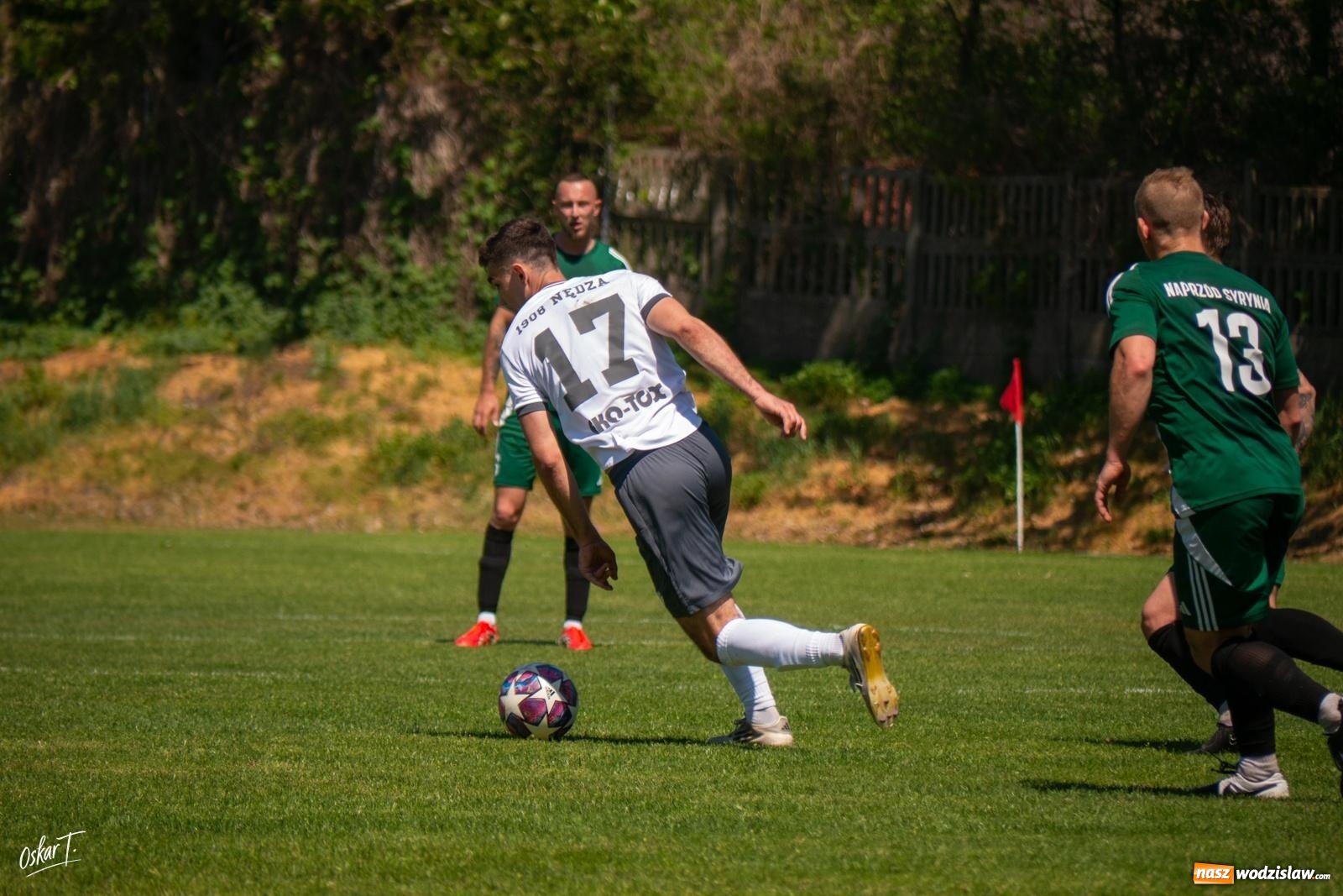 Zdjęcie w galerii na portalu naszwodzislaw.com: Gol w 88. minucie uratował Nędzę. Syrynia wypuściła zwycięstwo z rąk [FOTO] wiadomości z regionu