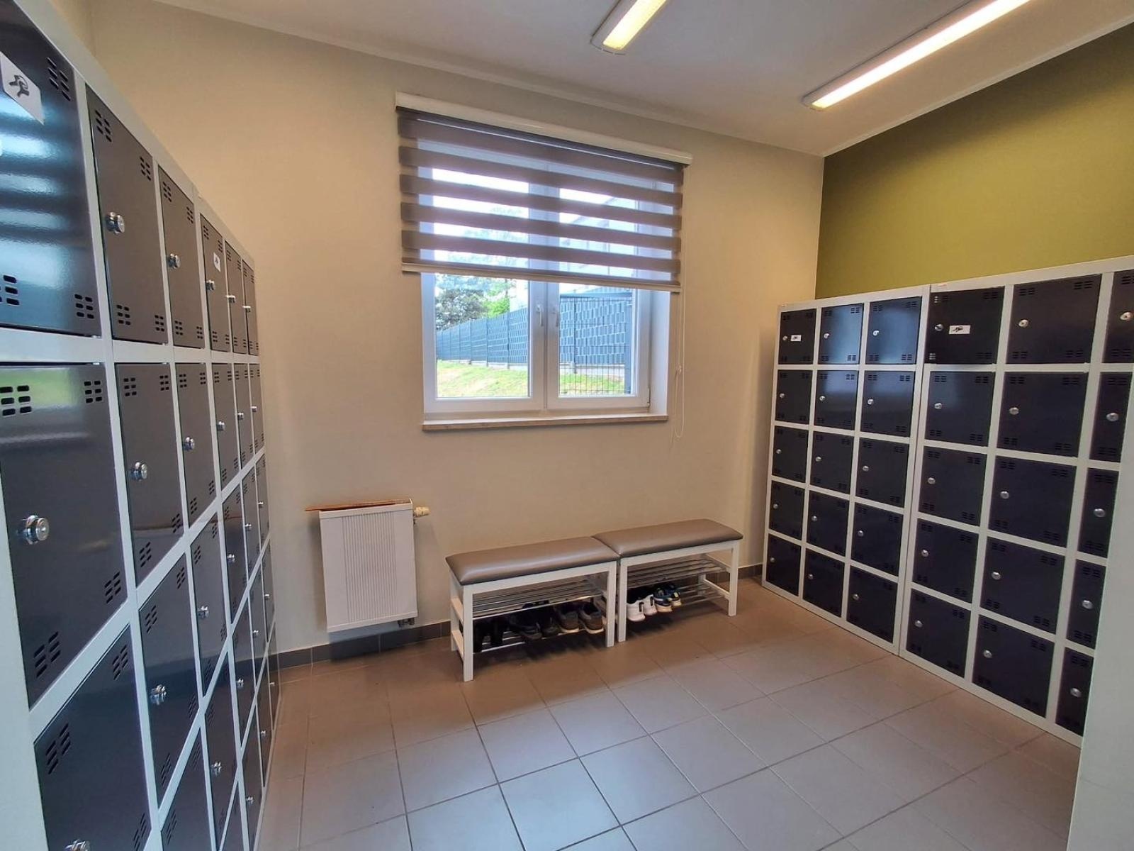 Zdjęcie w galerii na portalu naszwodzislaw.com: Metamorfoza na wodzisławskiej Mancie. Klienci mogą już korzystać z nowych szafek wiadomości z regionu