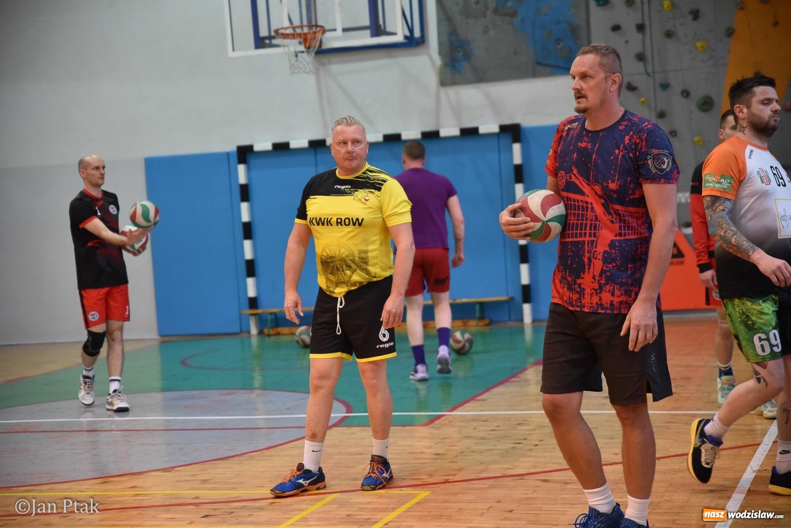 Zdjęcie w galerii na portalu naszwodzislaw.com: Omerta lepsza w sezonie, Pszów lepszy w finale. Wielkie emocje w ALS Volley Amigos 35 [FOTO] wiadomości z regionu