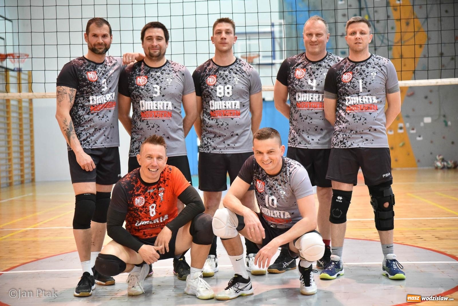 Zdjęcie w galerii na portalu naszwodzislaw.com: Omerta lepsza w sezonie, Pszów lepszy w finale. Wielkie emocje w ALS Volley Amigos 35 [FOTO] wiadomości z regionu