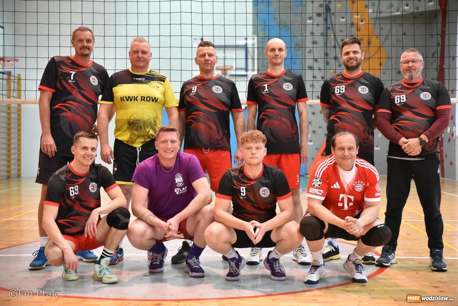 Zdjęcie w galerii na portalu naszwodzislaw.com: Omerta lepsza w sezonie, Pszów lepszy w finale. Wielkie emocje w ALS Volley Amigos 35 [FOTO] wiadomości z regionu