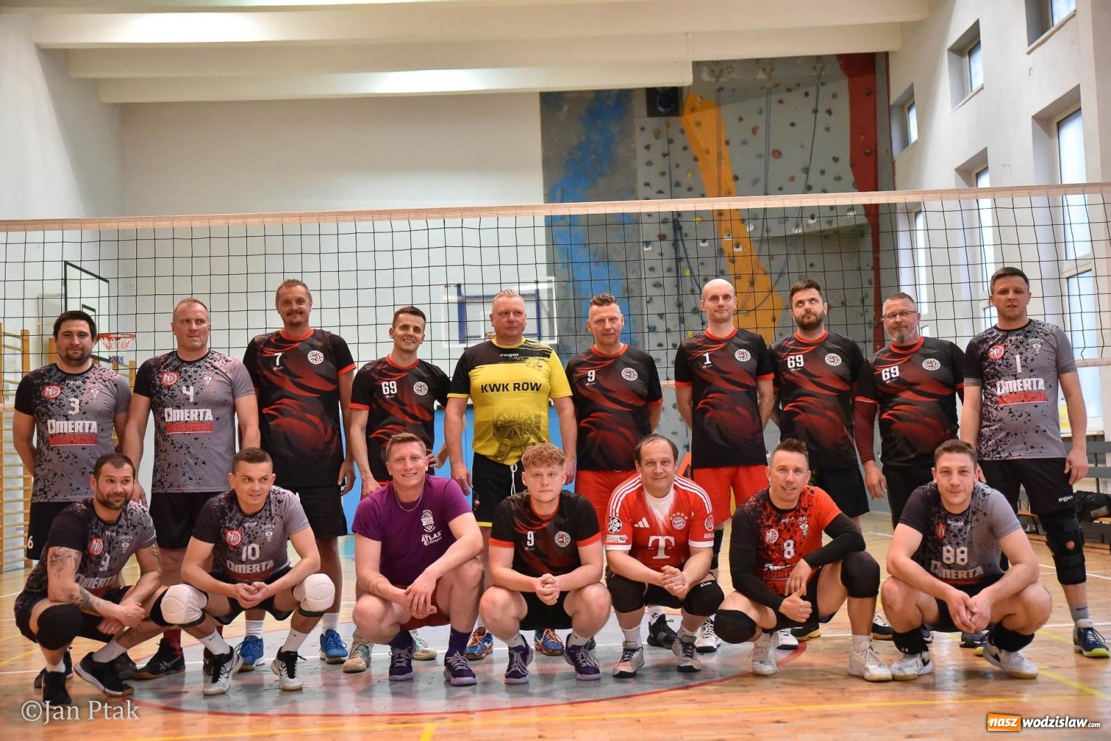 Zdjęcie w galerii na portalu naszwodzislaw.com: Omerta lepsza w sezonie, Pszów lepszy w finale. Wielkie emocje w ALS Volley Amigos 35 [FOTO] wiadomości z regionu