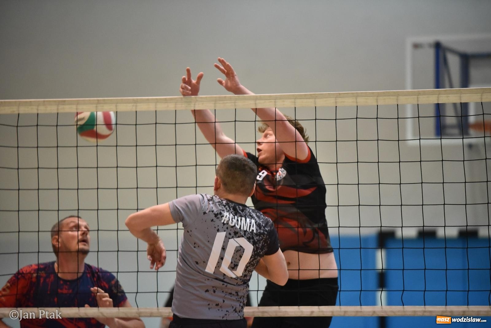 Zdjęcie w galerii na portalu naszwodzislaw.com: Omerta lepsza w sezonie, Pszów lepszy w finale. Wielkie emocje w ALS Volley Amigos 35 [FOTO] wiadomości z regionu