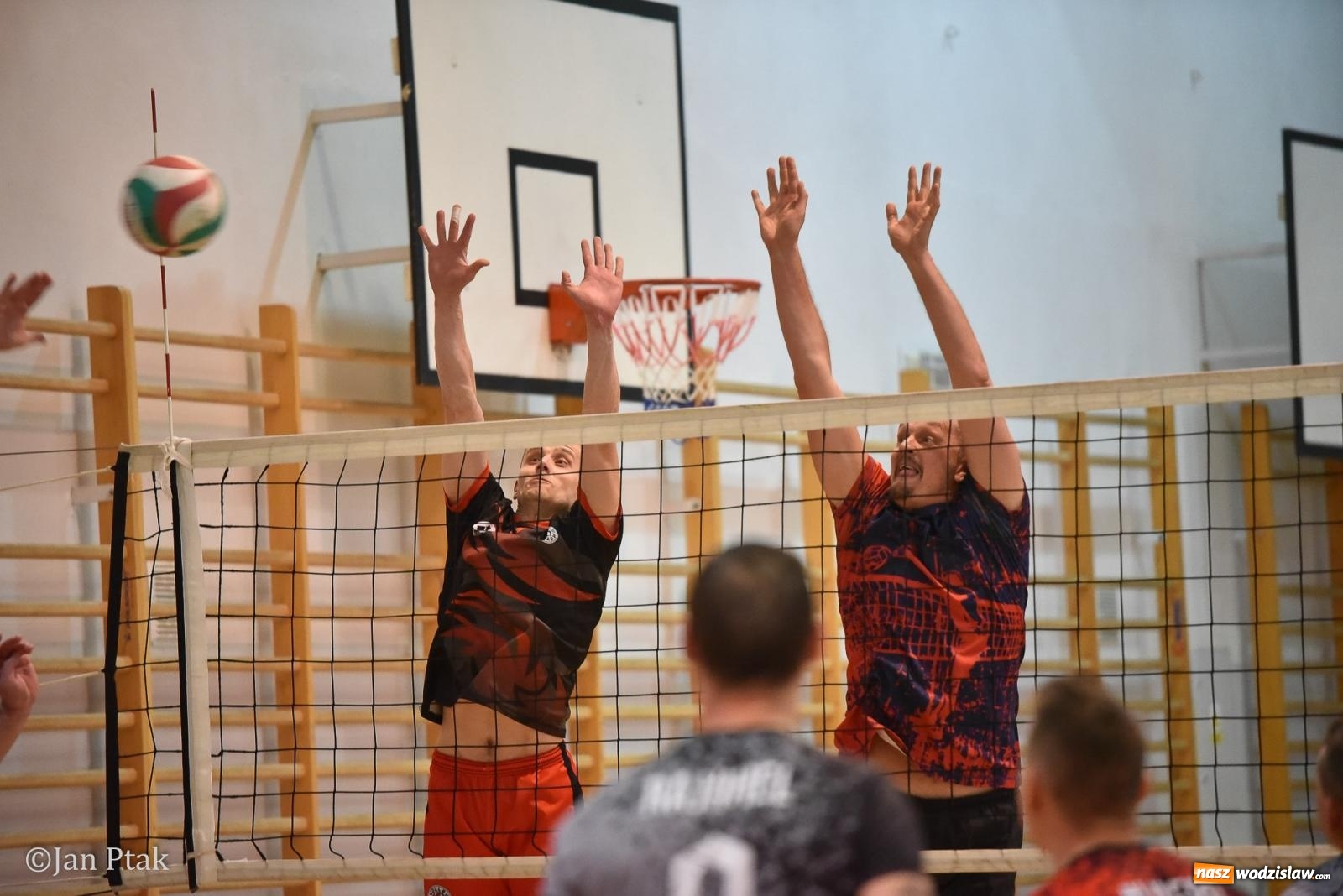 Zdjęcie w galerii na portalu naszwodzislaw.com: Omerta lepsza w sezonie, Pszów lepszy w finale. Wielkie emocje w ALS Volley Amigos 35 [FOTO] wiadomości z regionu