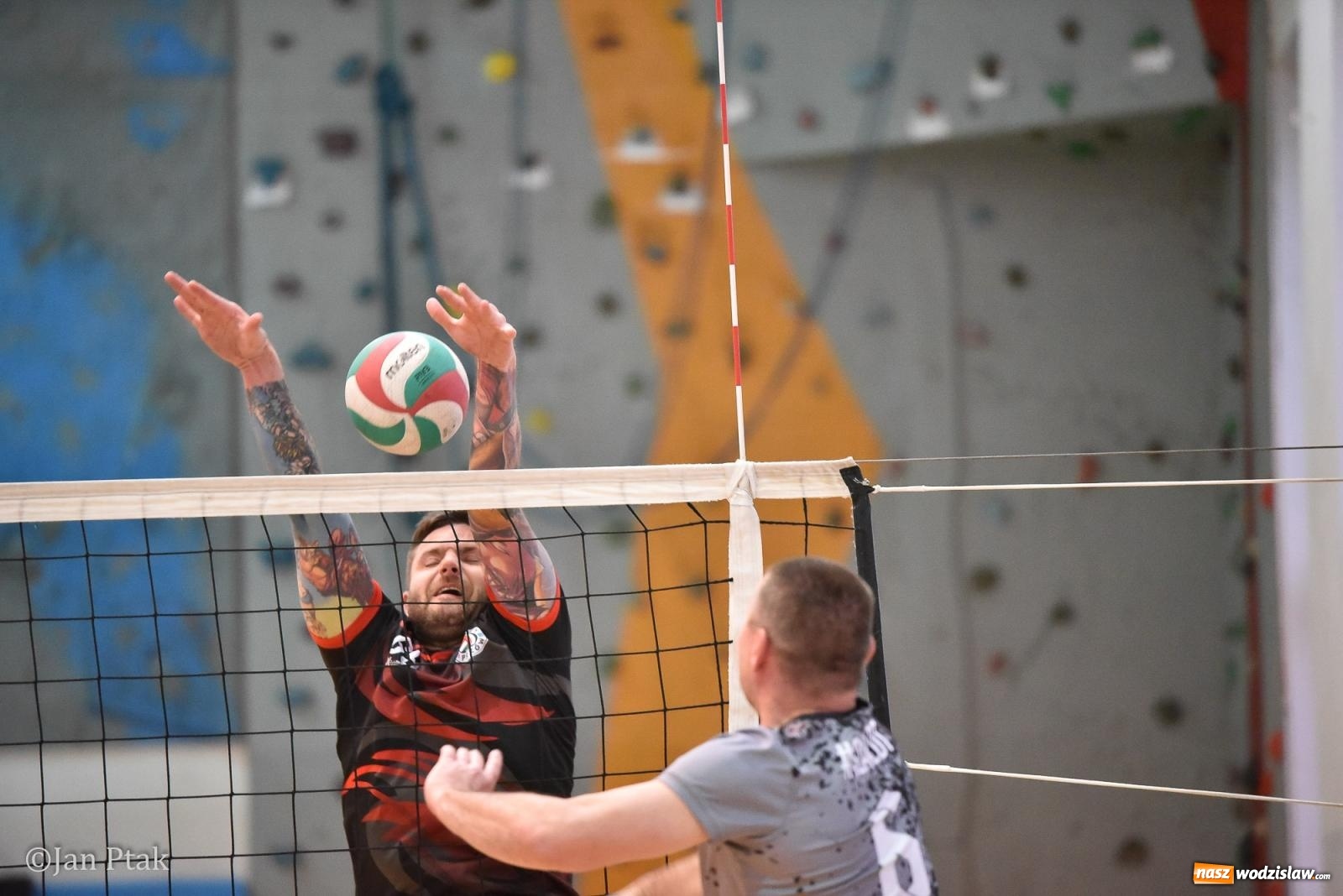 Zdjęcie w galerii na portalu naszwodzislaw.com: Omerta lepsza w sezonie, Pszów lepszy w finale. Wielkie emocje w ALS Volley Amigos 35 [FOTO] wiadomości z regionu