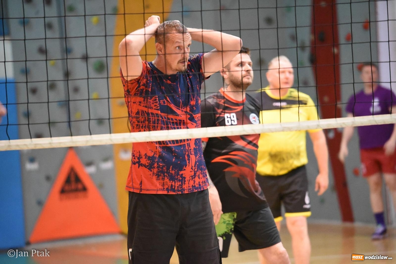 Zdjęcie w galerii na portalu naszwodzislaw.com: Omerta lepsza w sezonie, Pszów lepszy w finale. Wielkie emocje w ALS Volley Amigos 35 [FOTO] wiadomości z regionu