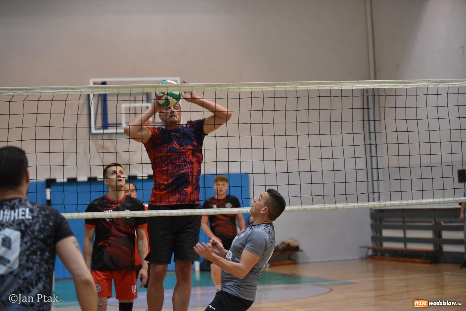 Zdjęcie w galerii na portalu naszwodzislaw.com: Omerta lepsza w sezonie, Pszów lepszy w finale. Wielkie emocje w ALS Volley Amigos 35 [FOTO] wiadomości z regionu