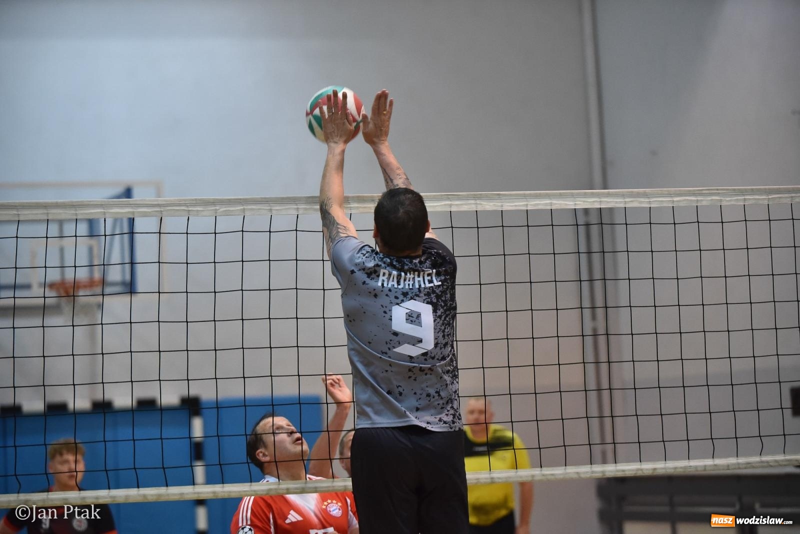 Zdjęcie w galerii na portalu naszwodzislaw.com: Omerta lepsza w sezonie, Pszów lepszy w finale. Wielkie emocje w ALS Volley Amigos 35 [FOTO] wiadomości z regionu
