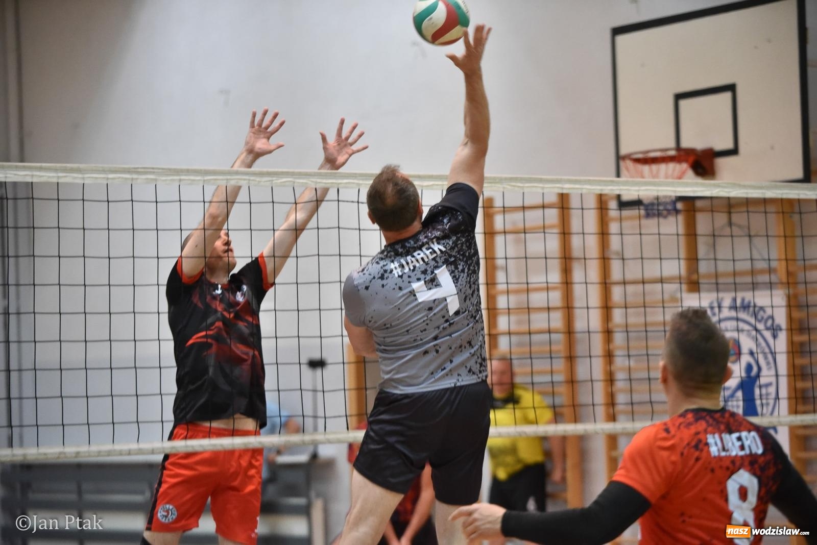 Zdjęcie w galerii na portalu naszwodzislaw.com: Omerta lepsza w sezonie, Pszów lepszy w finale. Wielkie emocje w ALS Volley Amigos 35 [FOTO] wiadomości z regionu
