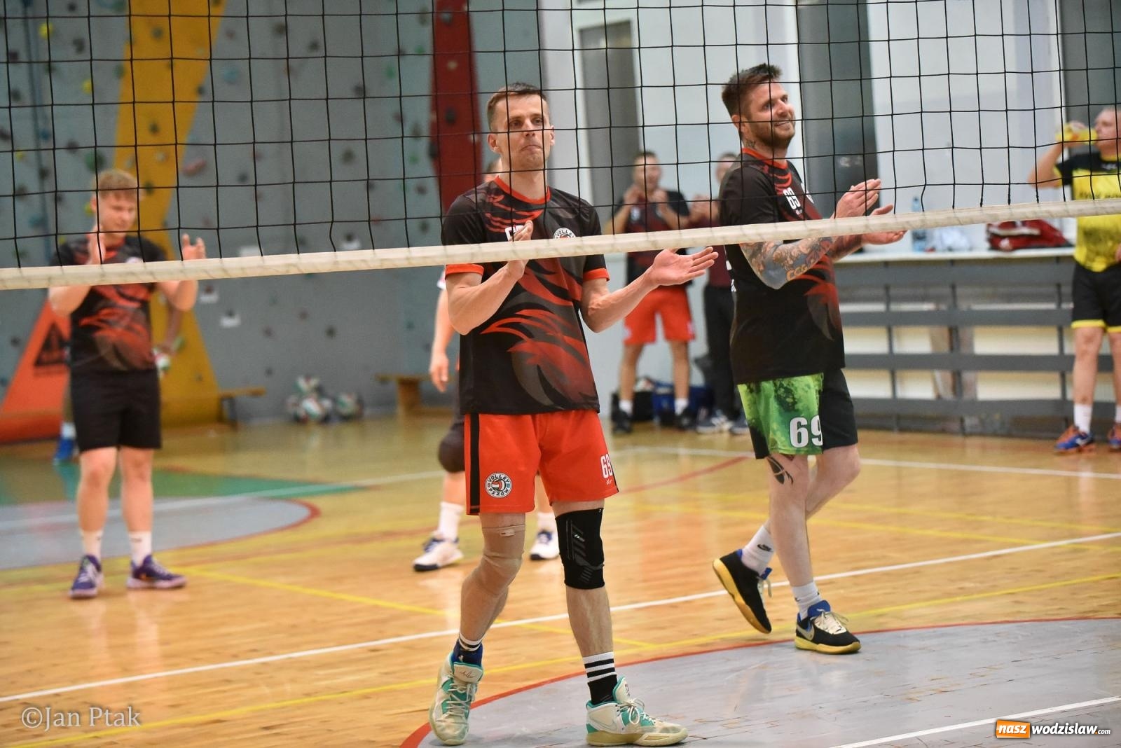 Zdjęcie w galerii na portalu naszwodzislaw.com: Omerta lepsza w sezonie, Pszów lepszy w finale. Wielkie emocje w ALS Volley Amigos 35 [FOTO] wiadomości z regionu