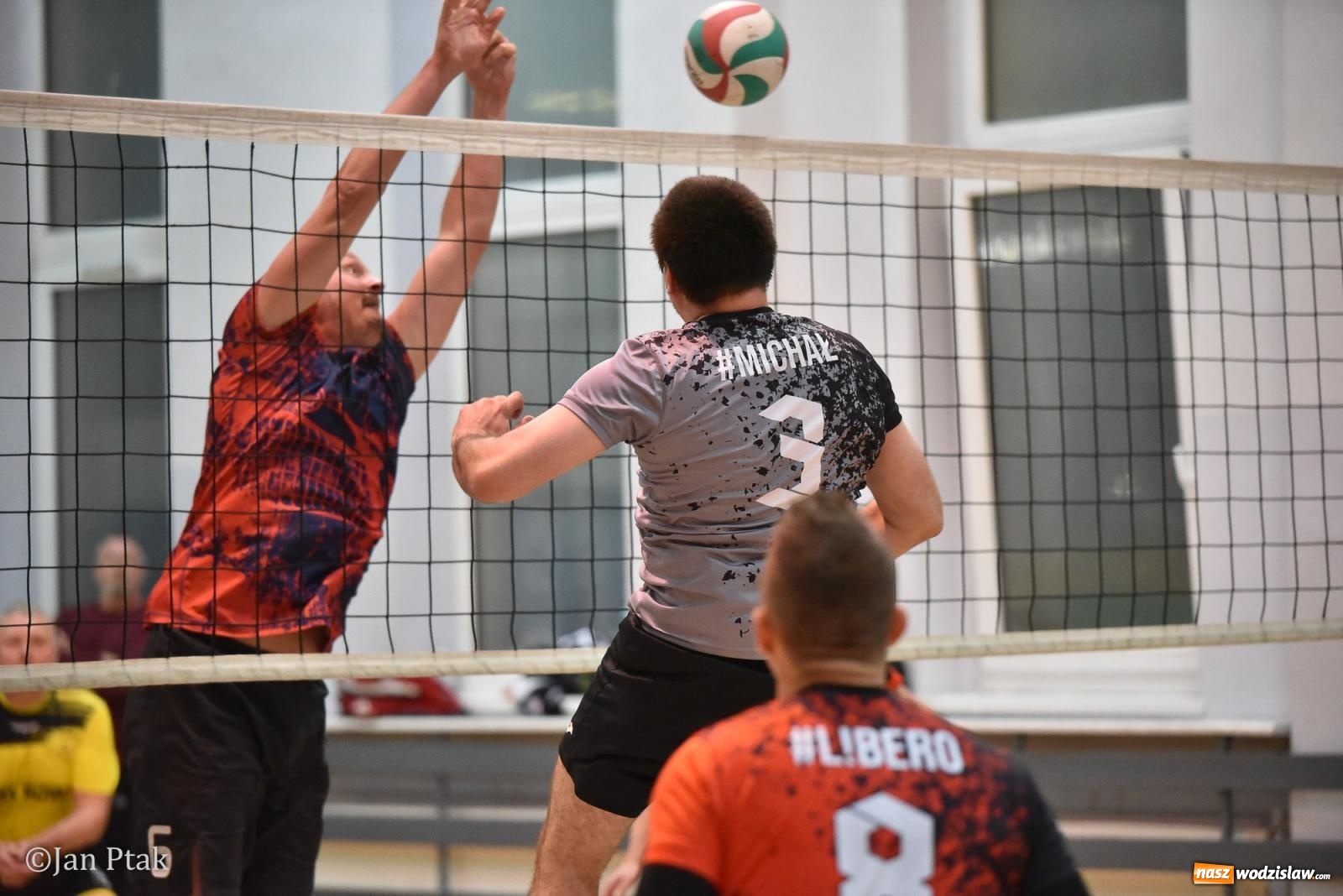 Zdjęcie w galerii na portalu naszwodzislaw.com: Omerta lepsza w sezonie, Pszów lepszy w finale. Wielkie emocje w ALS Volley Amigos 35 [FOTO] wiadomości z regionu