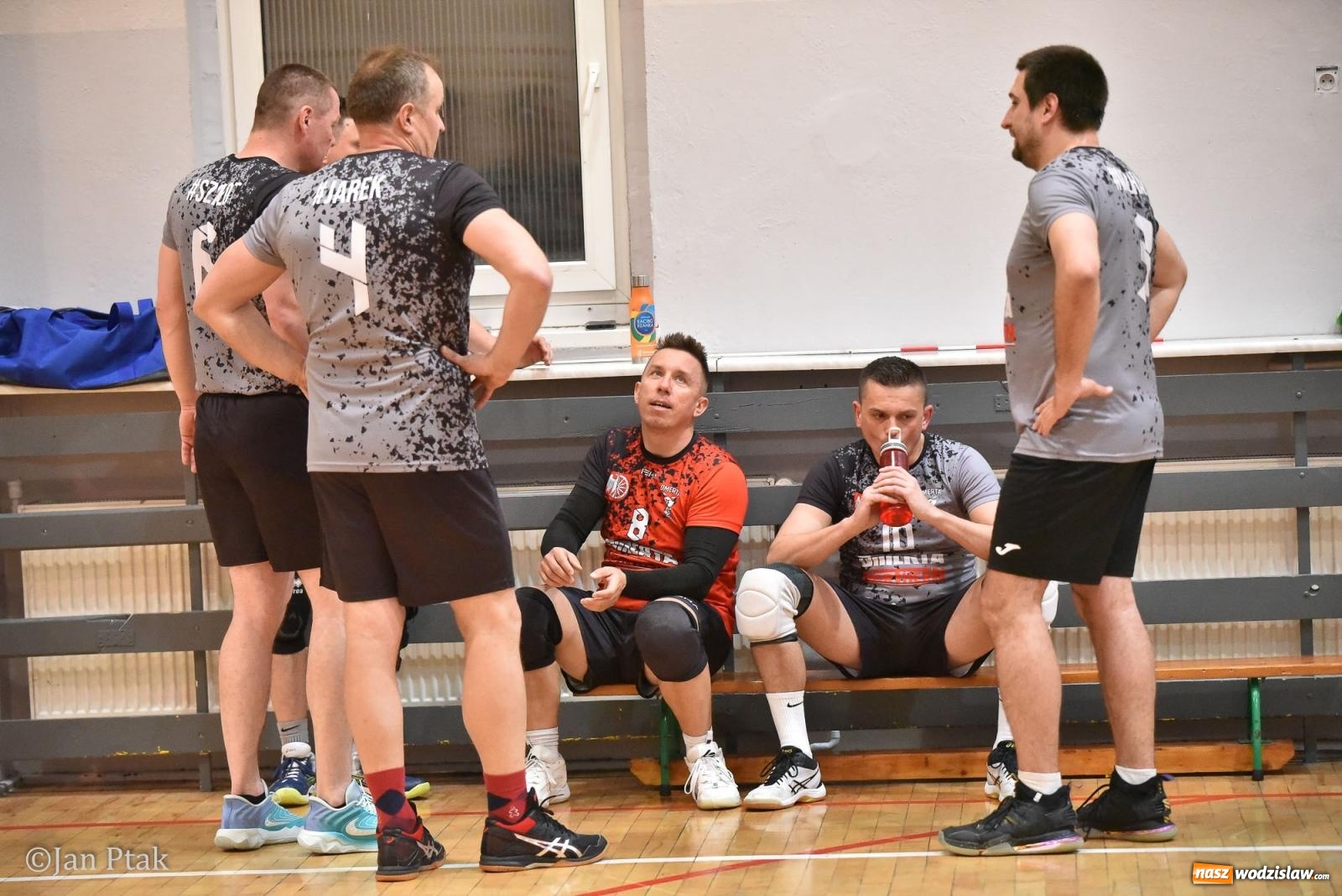 Zdjęcie w galerii na portalu naszwodzislaw.com: Omerta lepsza w sezonie, Pszów lepszy w finale. Wielkie emocje w ALS Volley Amigos 35 [FOTO] wiadomości z regionu