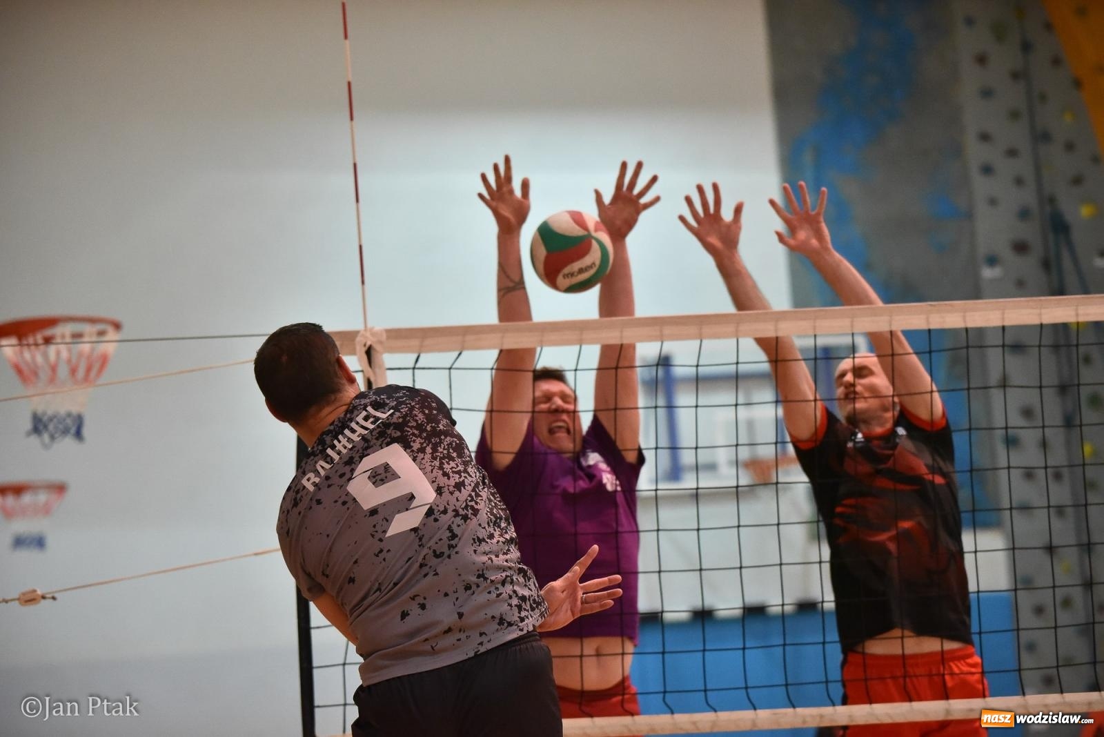 Zdjęcie w galerii na portalu naszwodzislaw.com: Omerta lepsza w sezonie, Pszów lepszy w finale. Wielkie emocje w ALS Volley Amigos 35 [FOTO] wiadomości z regionu