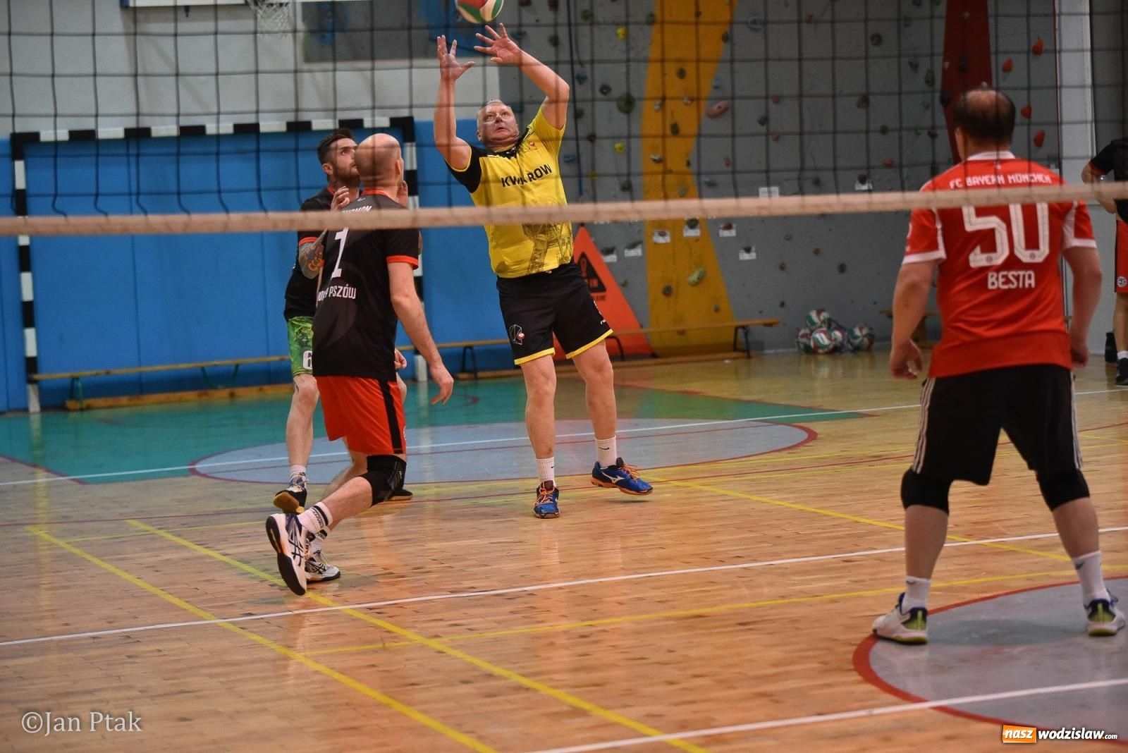 Zdjęcie w galerii na portalu naszwodzislaw.com: Omerta lepsza w sezonie, Pszów lepszy w finale. Wielkie emocje w ALS Volley Amigos 35 [FOTO] wiadomości z regionu