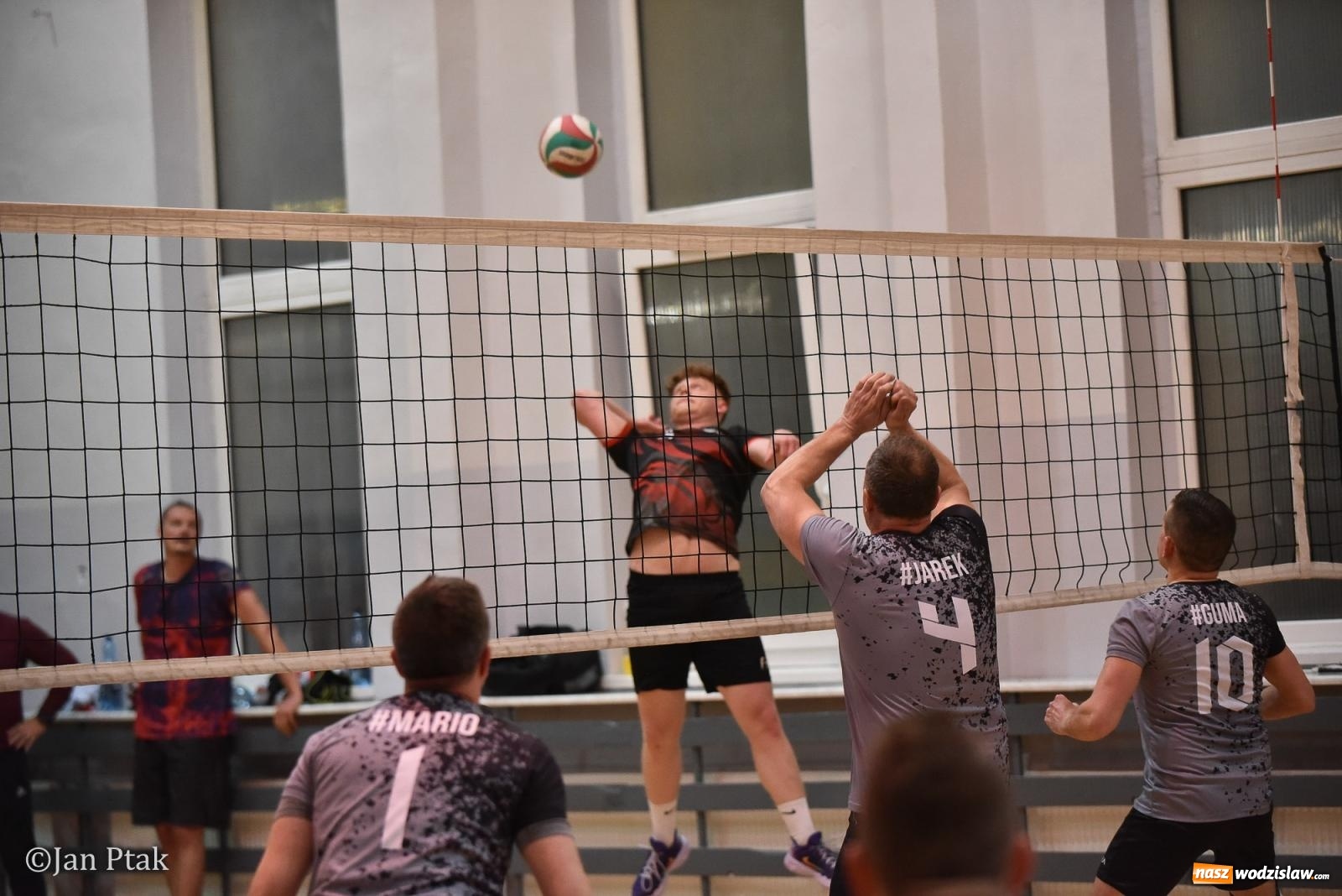 Zdjęcie w galerii na portalu naszwodzislaw.com: Omerta lepsza w sezonie, Pszów lepszy w finale. Wielkie emocje w ALS Volley Amigos 35 [FOTO] wiadomości z regionu
