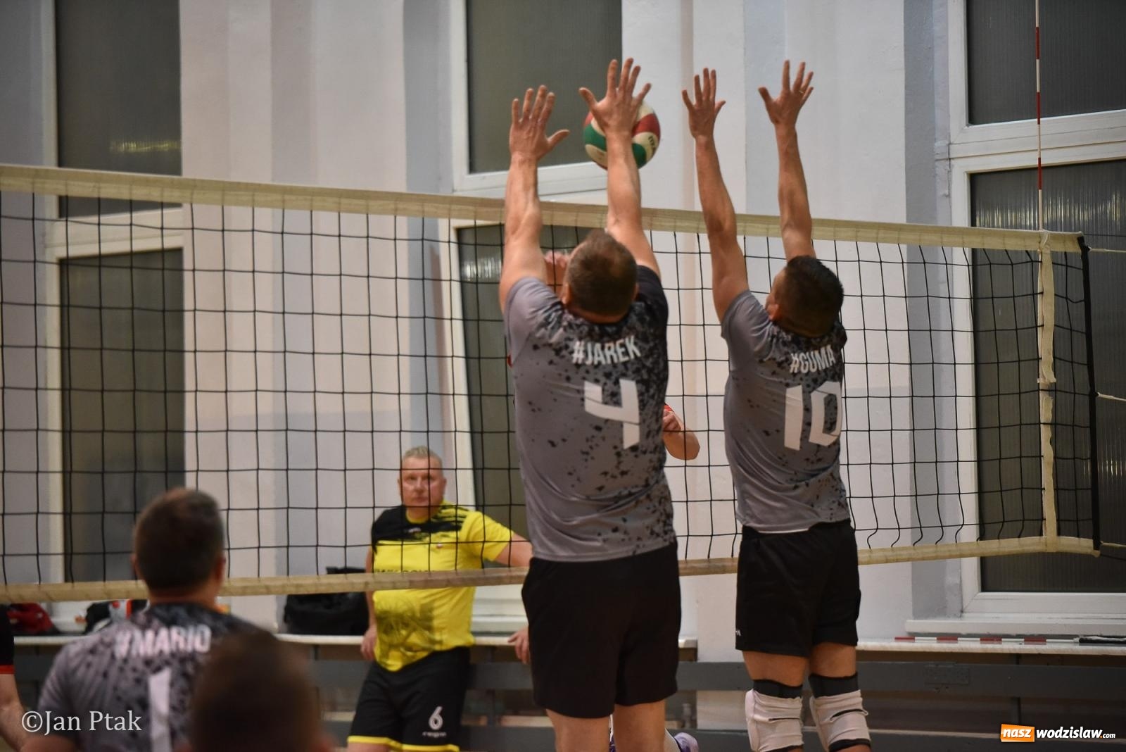 Zdjęcie w galerii na portalu naszwodzislaw.com: Omerta lepsza w sezonie, Pszów lepszy w finale. Wielkie emocje w ALS Volley Amigos 35 [FOTO] wiadomości z regionu