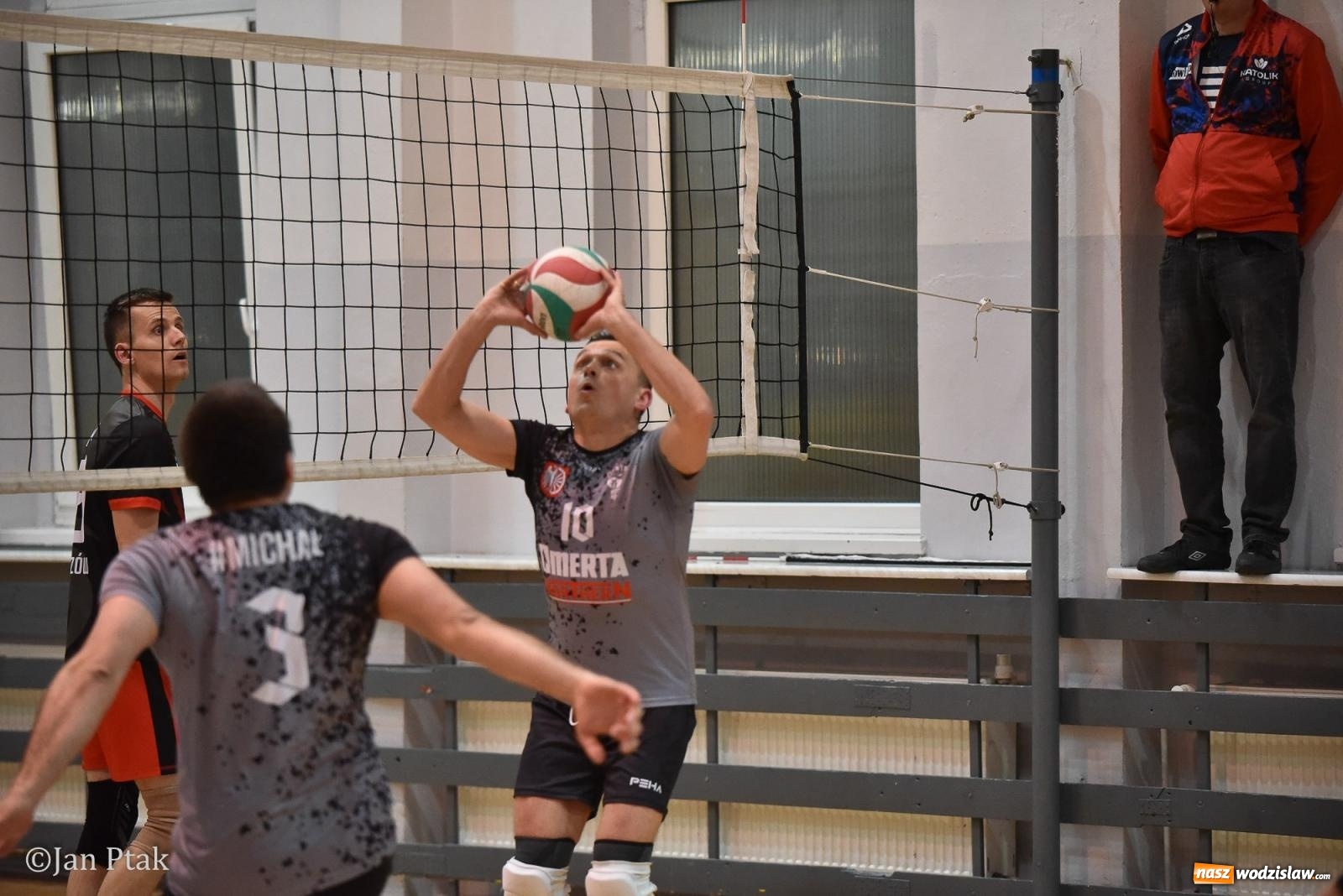 Zdjęcie w galerii na portalu naszwodzislaw.com: Omerta lepsza w sezonie, Pszów lepszy w finale. Wielkie emocje w ALS Volley Amigos 35 [FOTO] wiadomości z regionu