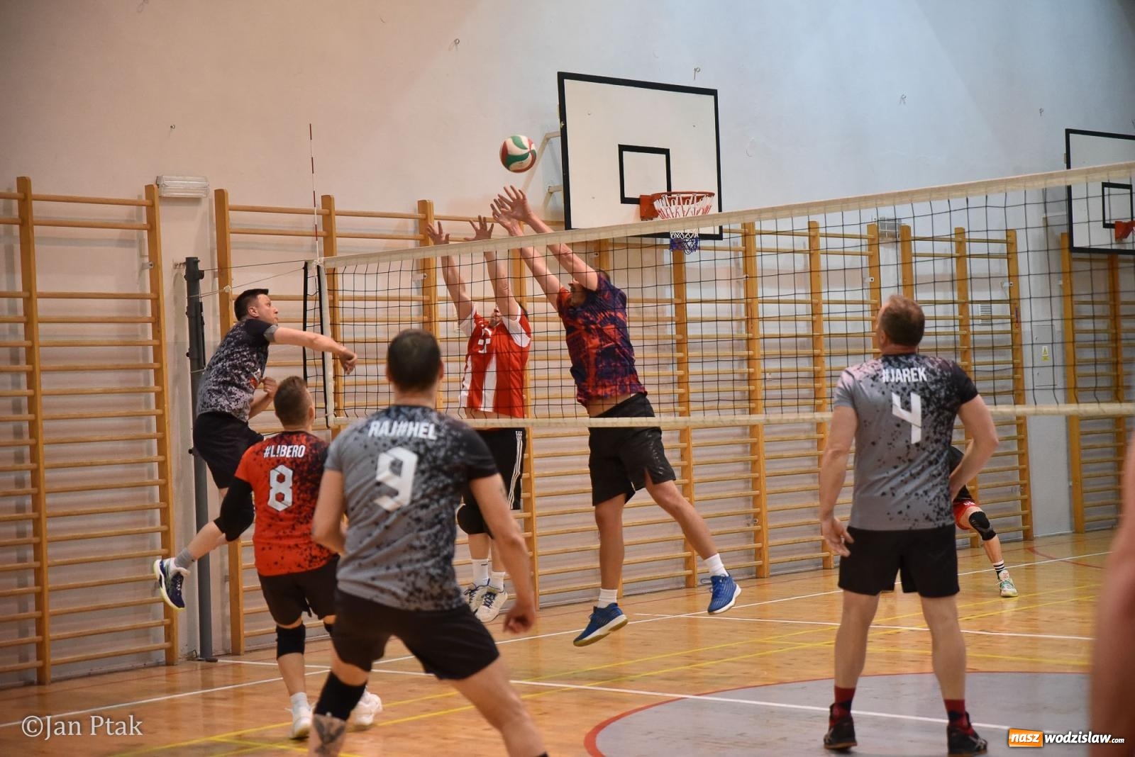 Zdjęcie w galerii na portalu naszwodzislaw.com: Omerta lepsza w sezonie, Pszów lepszy w finale. Wielkie emocje w ALS Volley Amigos 35 [FOTO] wiadomości z regionu