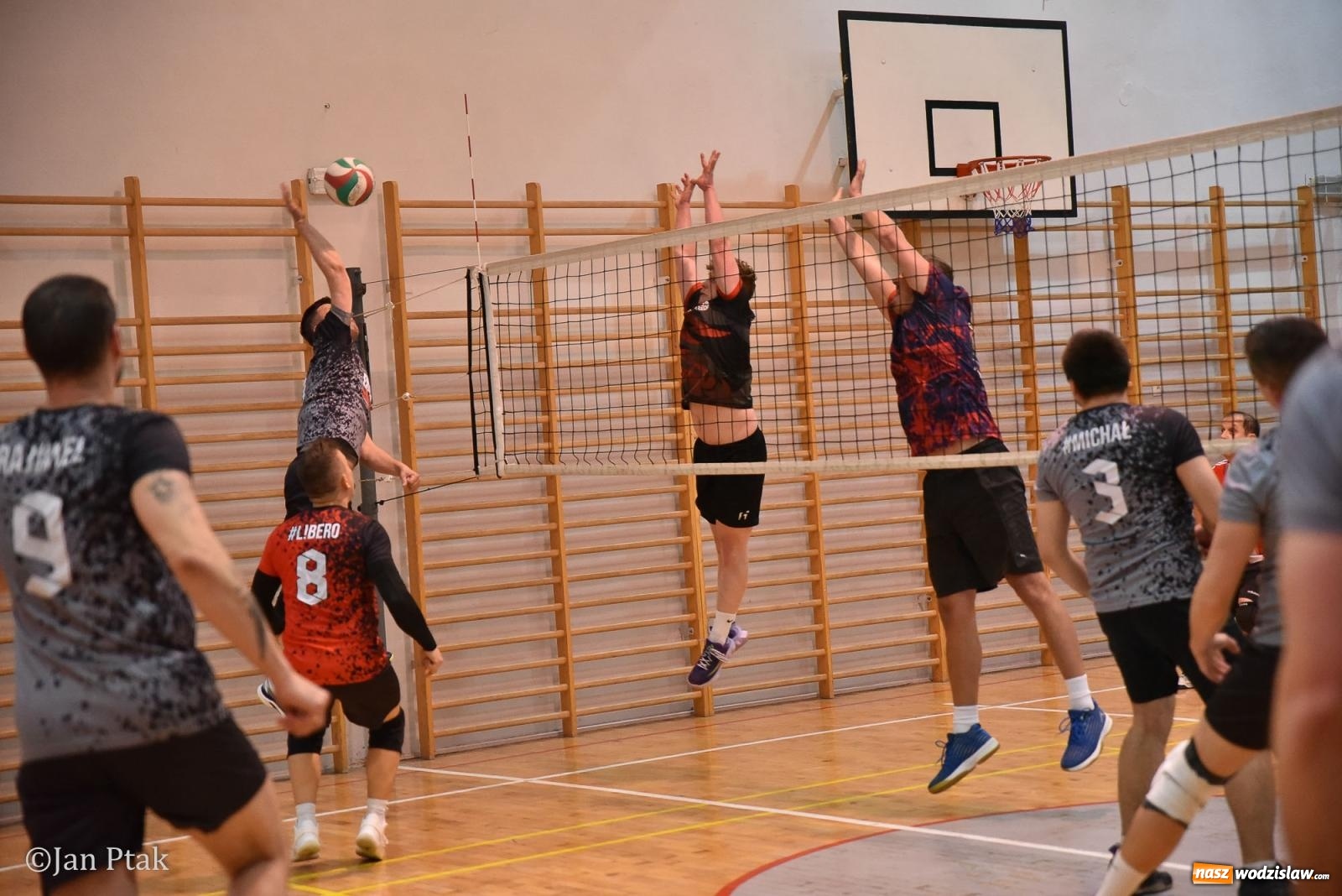 Zdjęcie w galerii na portalu naszwodzislaw.com: Omerta lepsza w sezonie, Pszów lepszy w finale. Wielkie emocje w ALS Volley Amigos 35 [FOTO] wiadomości z regionu