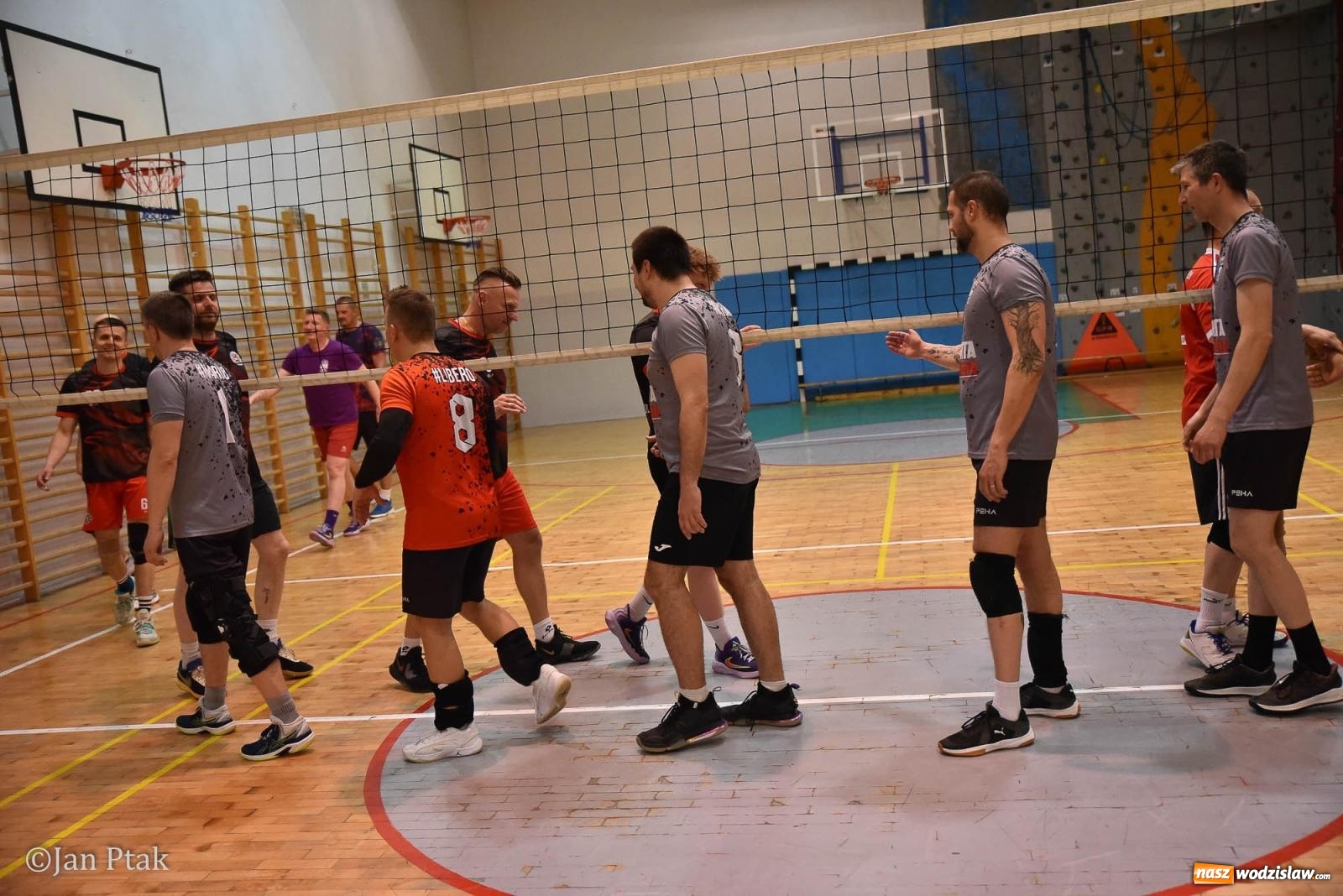 Zdjęcie w galerii na portalu naszwodzislaw.com: Omerta lepsza w sezonie, Pszów lepszy w finale. Wielkie emocje w ALS Volley Amigos 35 [FOTO] wiadomości z regionu