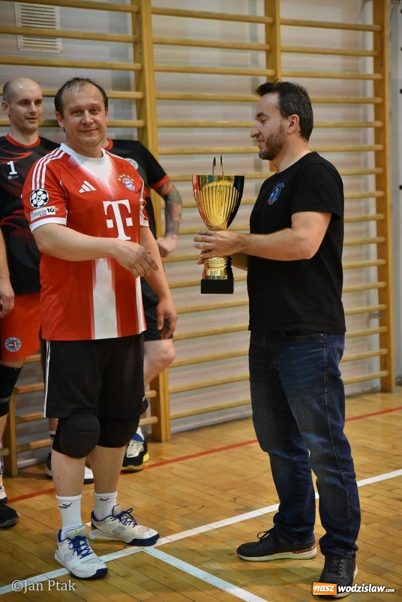 Zdjęcie w galerii na portalu naszwodzislaw.com: Omerta lepsza w sezonie, Pszów lepszy w finale. Wielkie emocje w ALS Volley Amigos 35 [FOTO] wiadomości z regionu