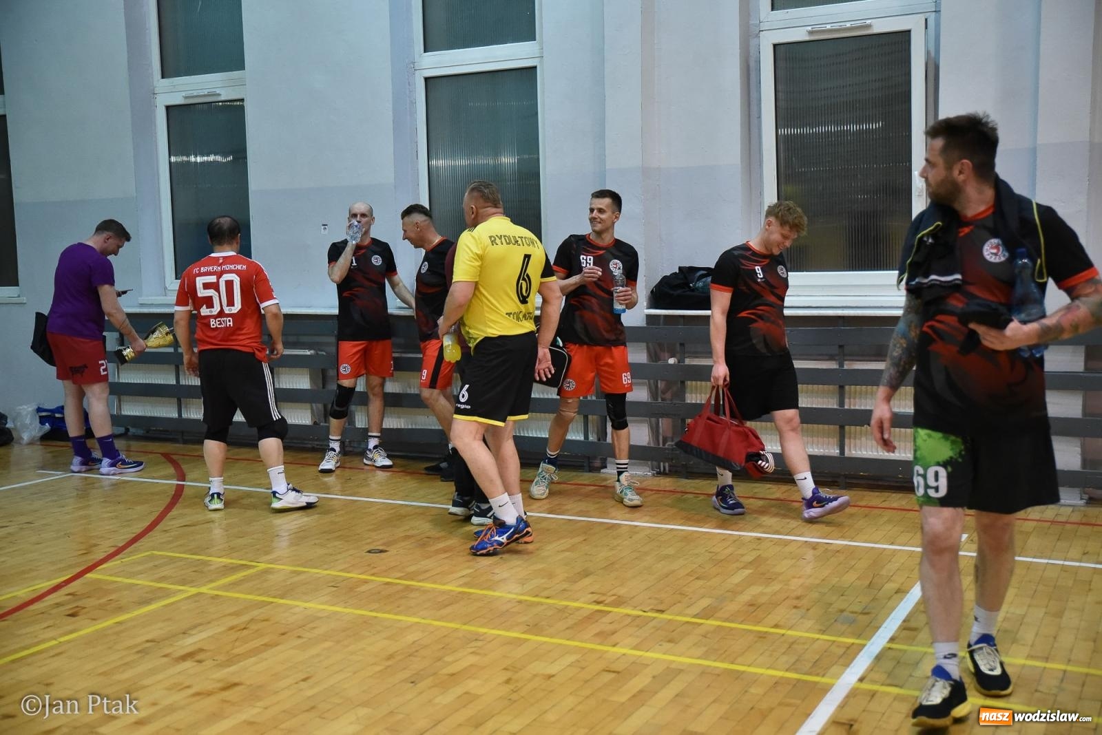 Zdjęcie w galerii na portalu naszwodzislaw.com: Omerta lepsza w sezonie, Pszów lepszy w finale. Wielkie emocje w ALS Volley Amigos 35 [FOTO] wiadomości z regionu