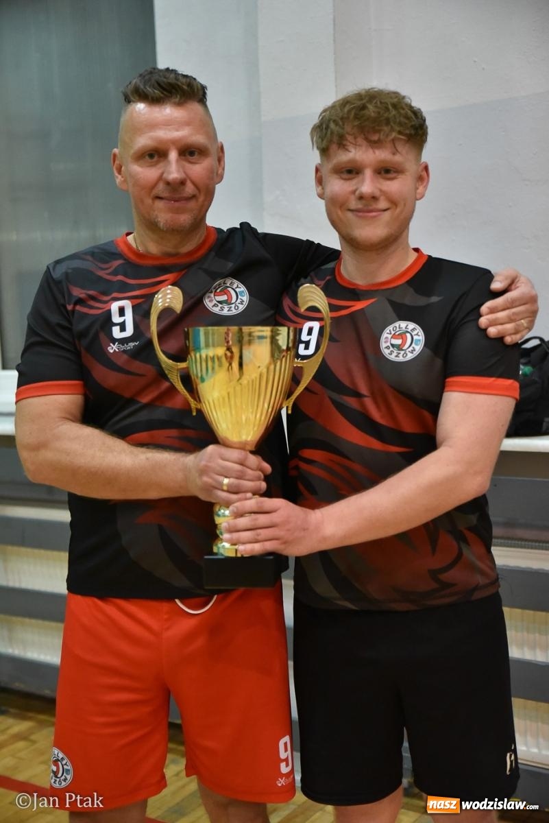 Zdjęcie w galerii na portalu naszwodzislaw.com: Omerta lepsza w sezonie, Pszów lepszy w finale. Wielkie emocje w ALS Volley Amigos 35 [FOTO] wiadomości z regionu
