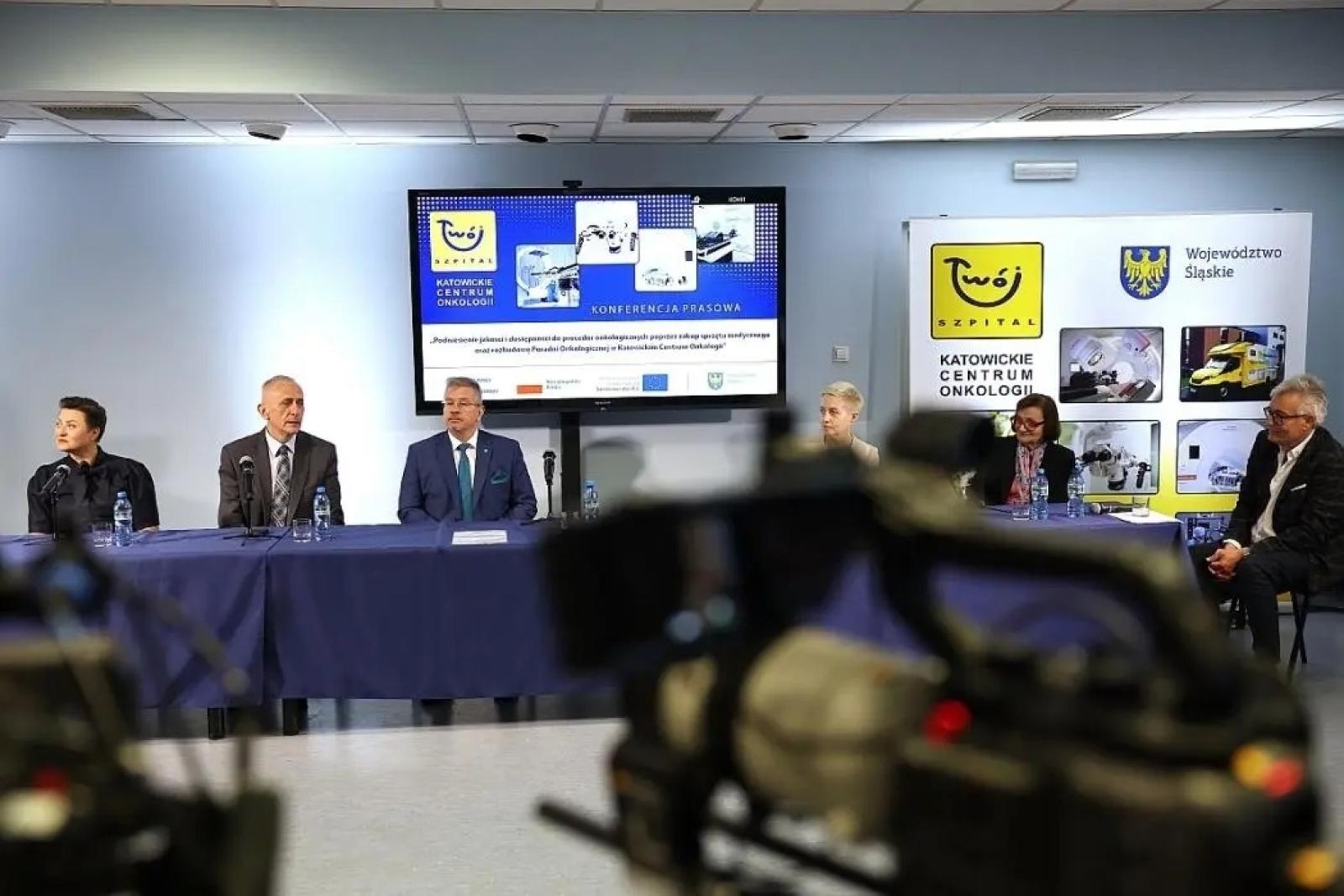 Zdjęcie w galerii na portalu naszwodzislaw.com: Nowoczesny sprzęt do terapii pacjentów onkologicznych jest już na Śląsku wiadomości z regionu