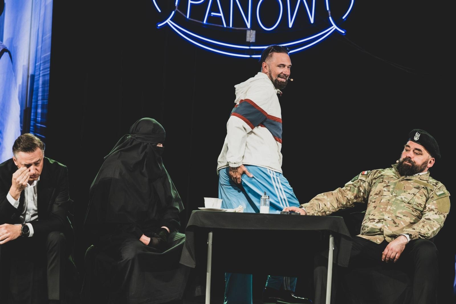 Zdjęcie w galerii na portalu naszwodzislaw.com: Kabaret Młodych Panów rozbawił Wodzisław do łez. Jubileuszowy występ zachwycił publiczność [FOTO] wiadomości z regionu