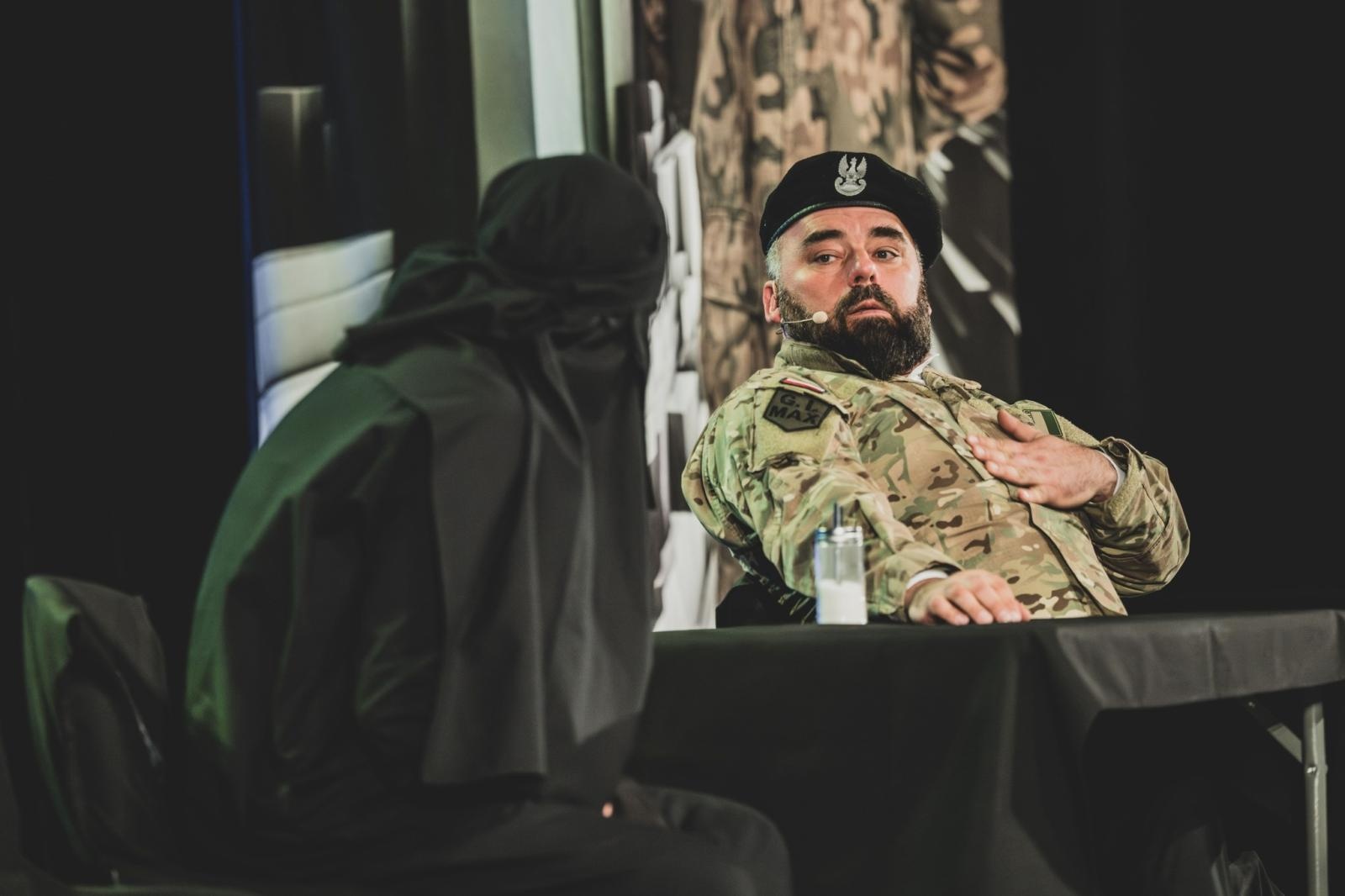 Zdjęcie w galerii na portalu naszwodzislaw.com: Kabaret Młodych Panów rozbawił Wodzisław do łez. Jubileuszowy występ zachwycił publiczność [FOTO] wiadomości z regionu