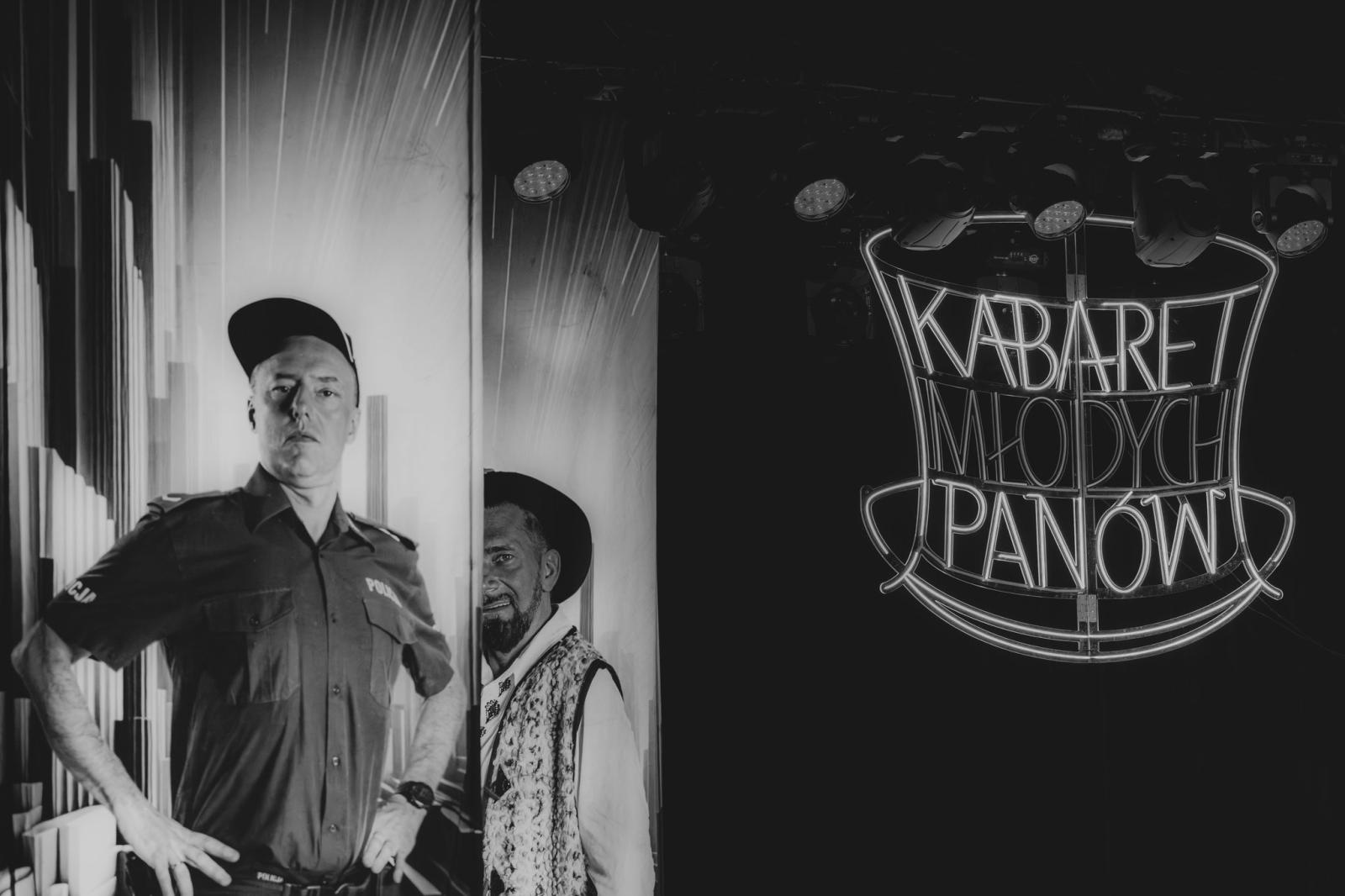 Zdjęcie w galerii na portalu naszwodzislaw.com: Kabaret Młodych Panów rozbawił Wodzisław do łez. Jubileuszowy występ zachwycił publiczność [FOTO] wiadomości z regionu