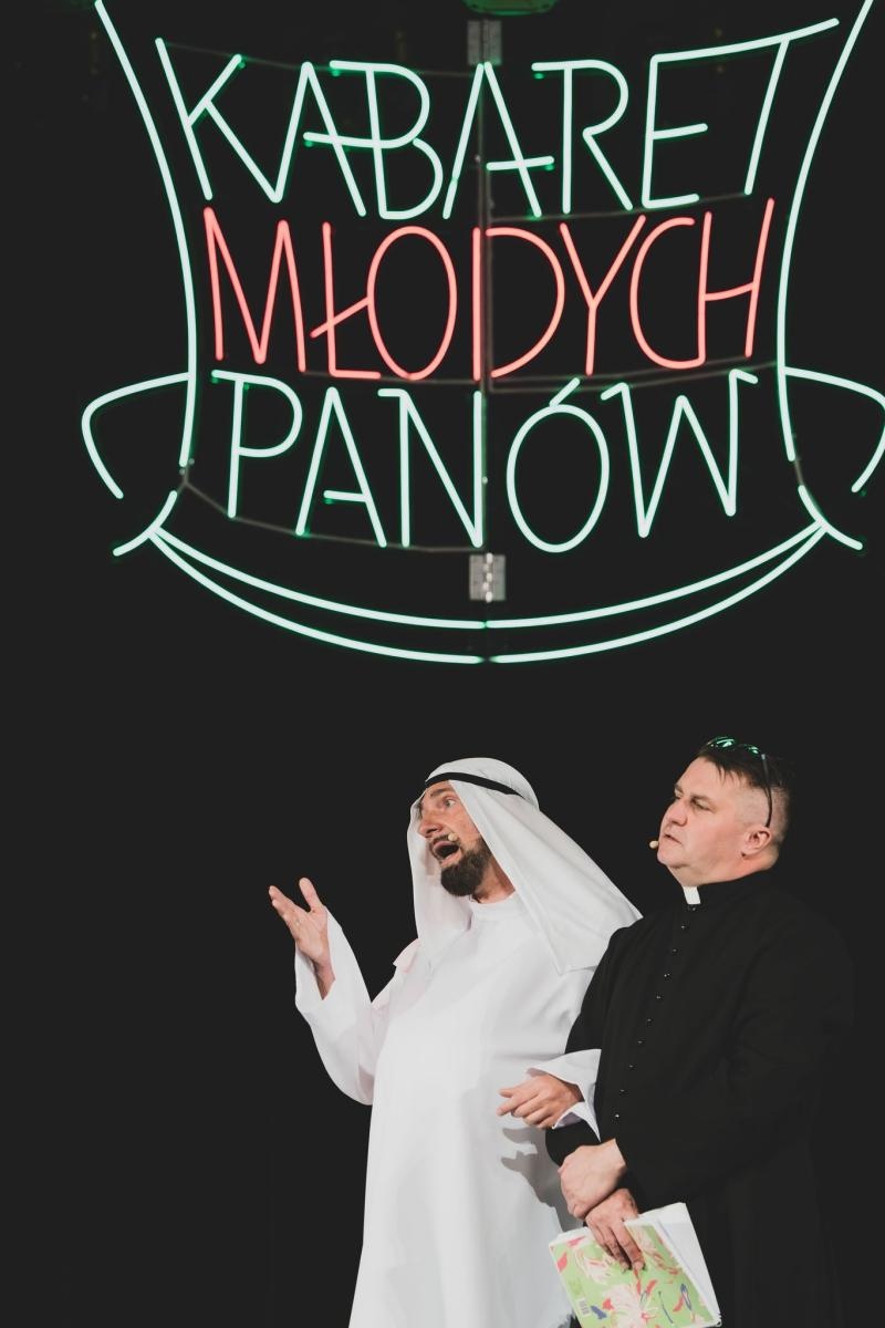 Zdjęcie w galerii na portalu naszwodzislaw.com: Kabaret Młodych Panów rozbawił Wodzisław do łez. Jubileuszowy występ zachwycił publiczność [FOTO] wiadomości z regionu