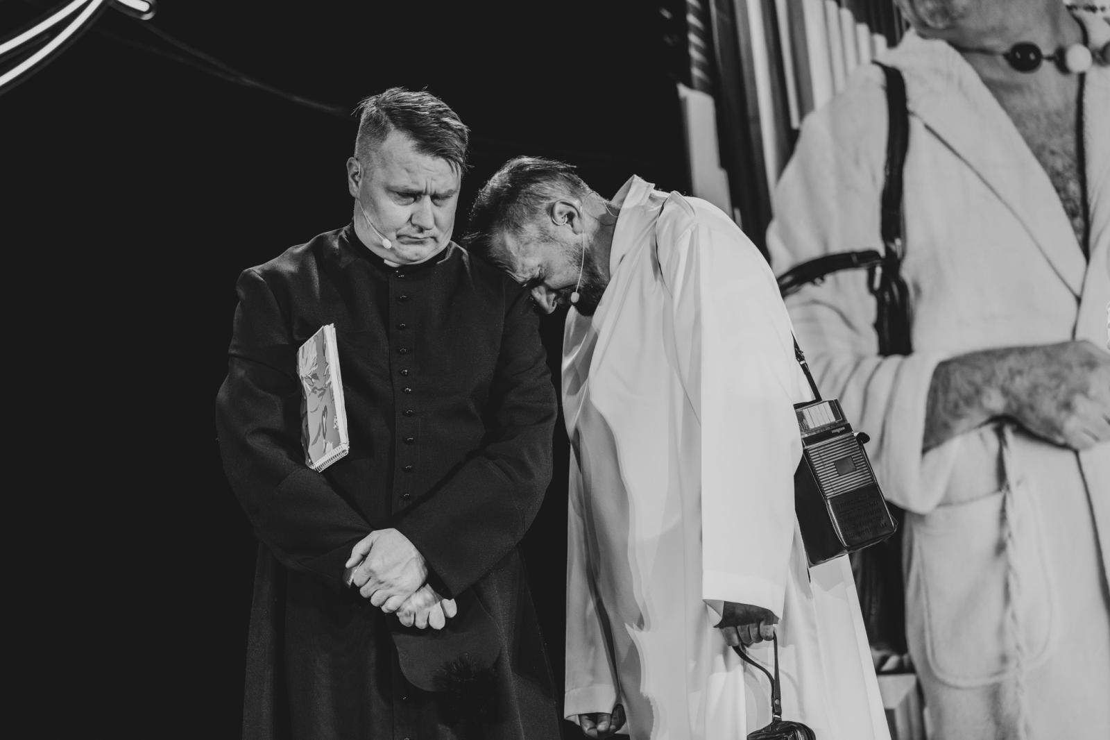 Zdjęcie w galerii na portalu naszwodzislaw.com: Kabaret Młodych Panów rozbawił Wodzisław do łez. Jubileuszowy występ zachwycił publiczność [FOTO] wiadomości z regionu